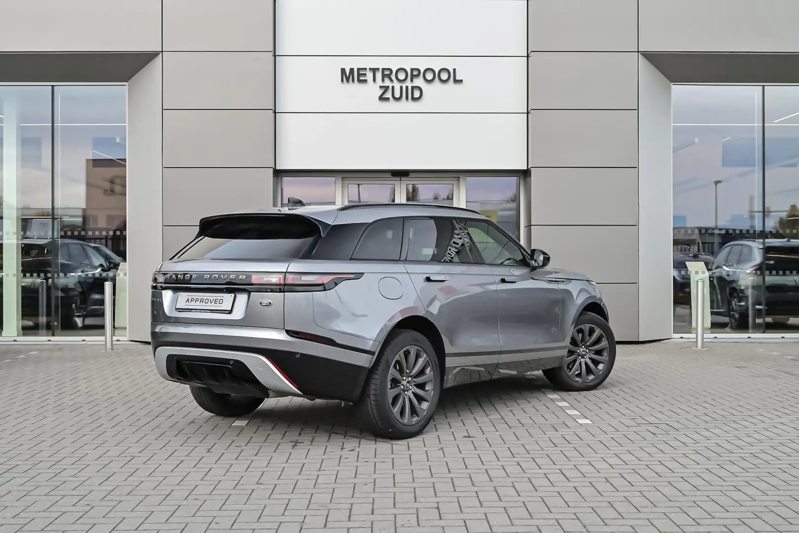 Land Rover Range Rover Velar R-Dynamic SE P250 Grijs - 2