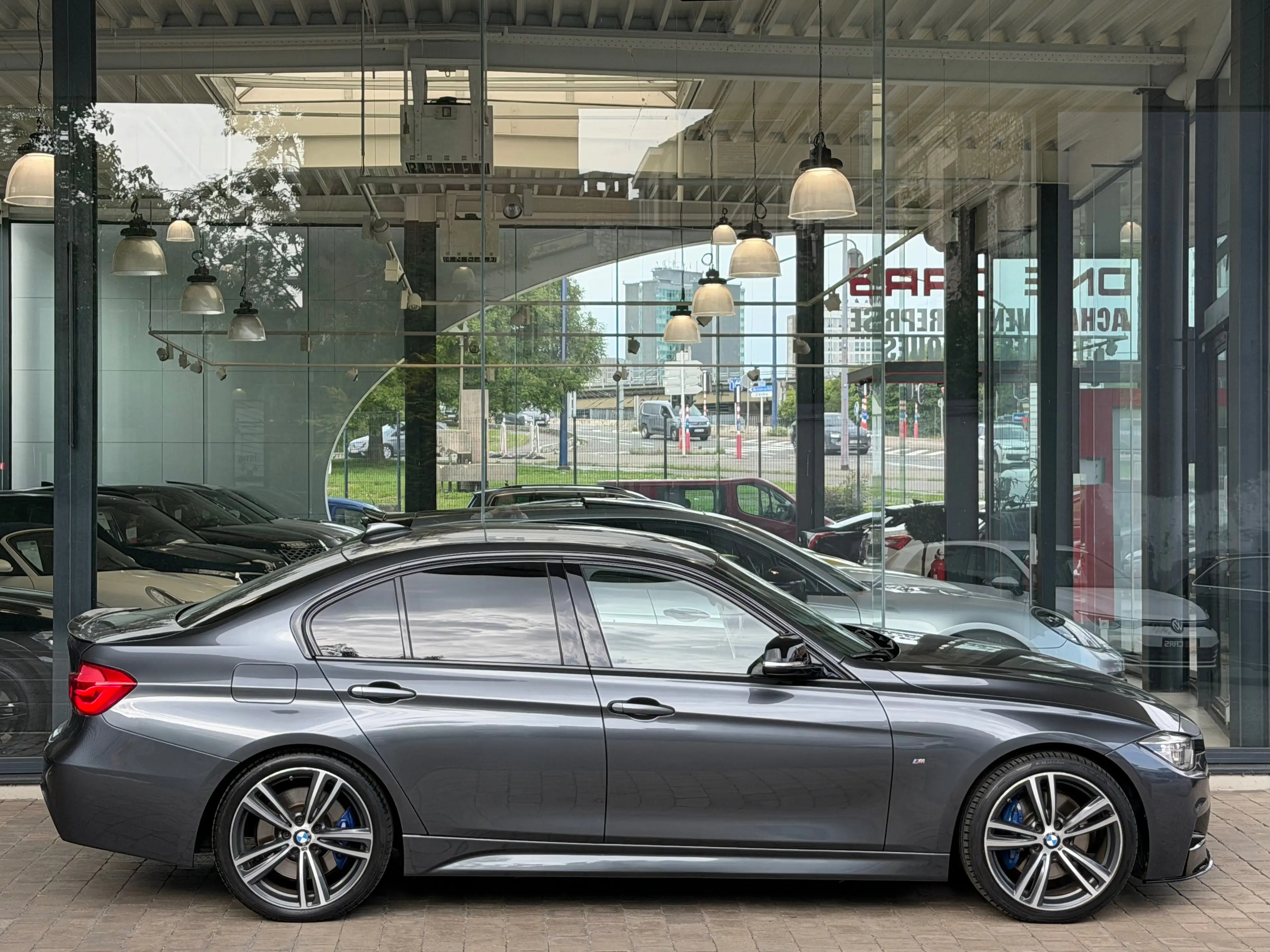 BMW 316 d "PACK-M Performance" BIXENON-CUIR-GPS-CLIM-JA19P-GAR 1AN — photo 8