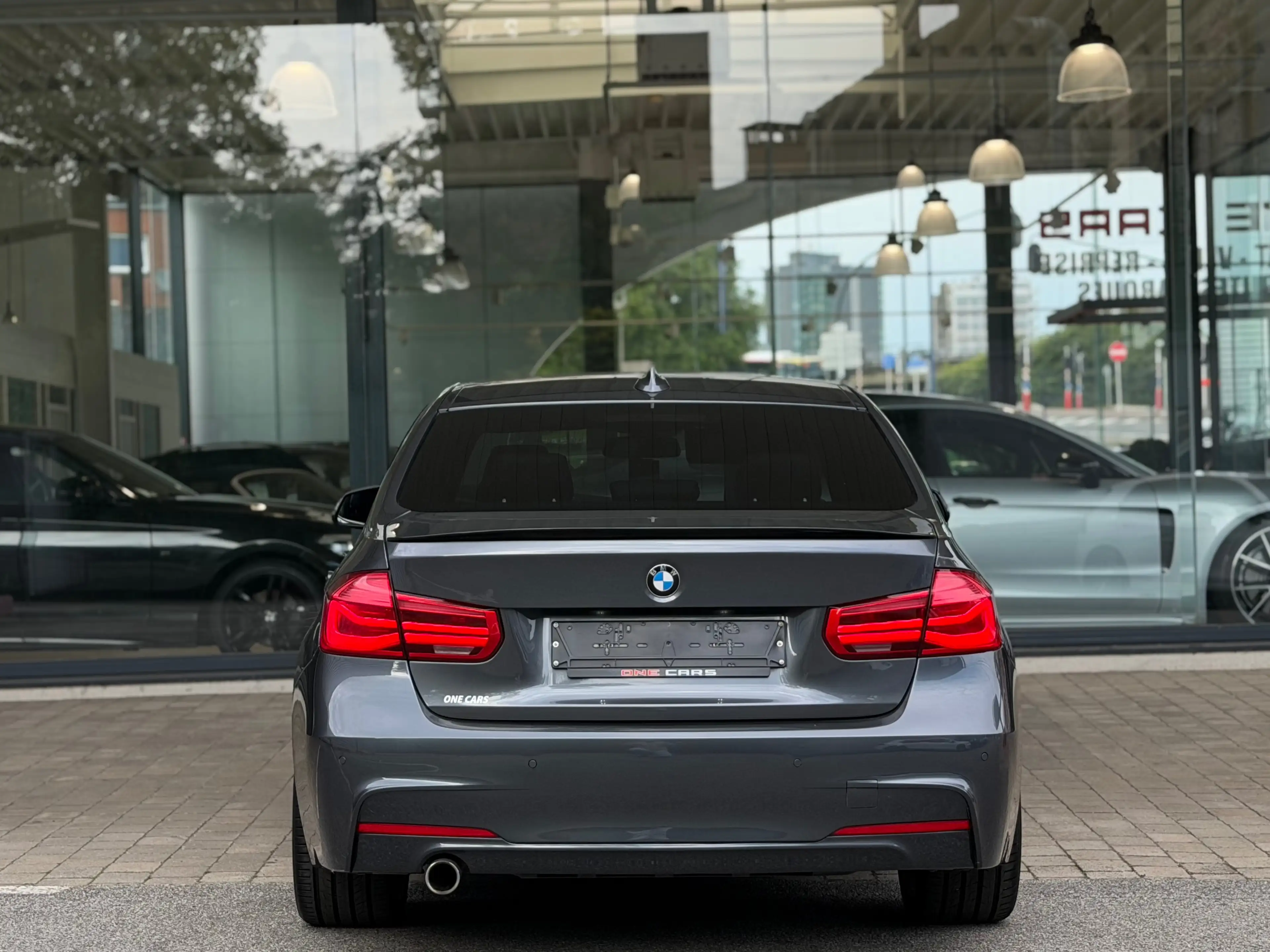 BMW 316 d "PACK-M Performance" BIXENON-CUIR-GPS-CLIM-JA19P-GAR 1AN — photo 5