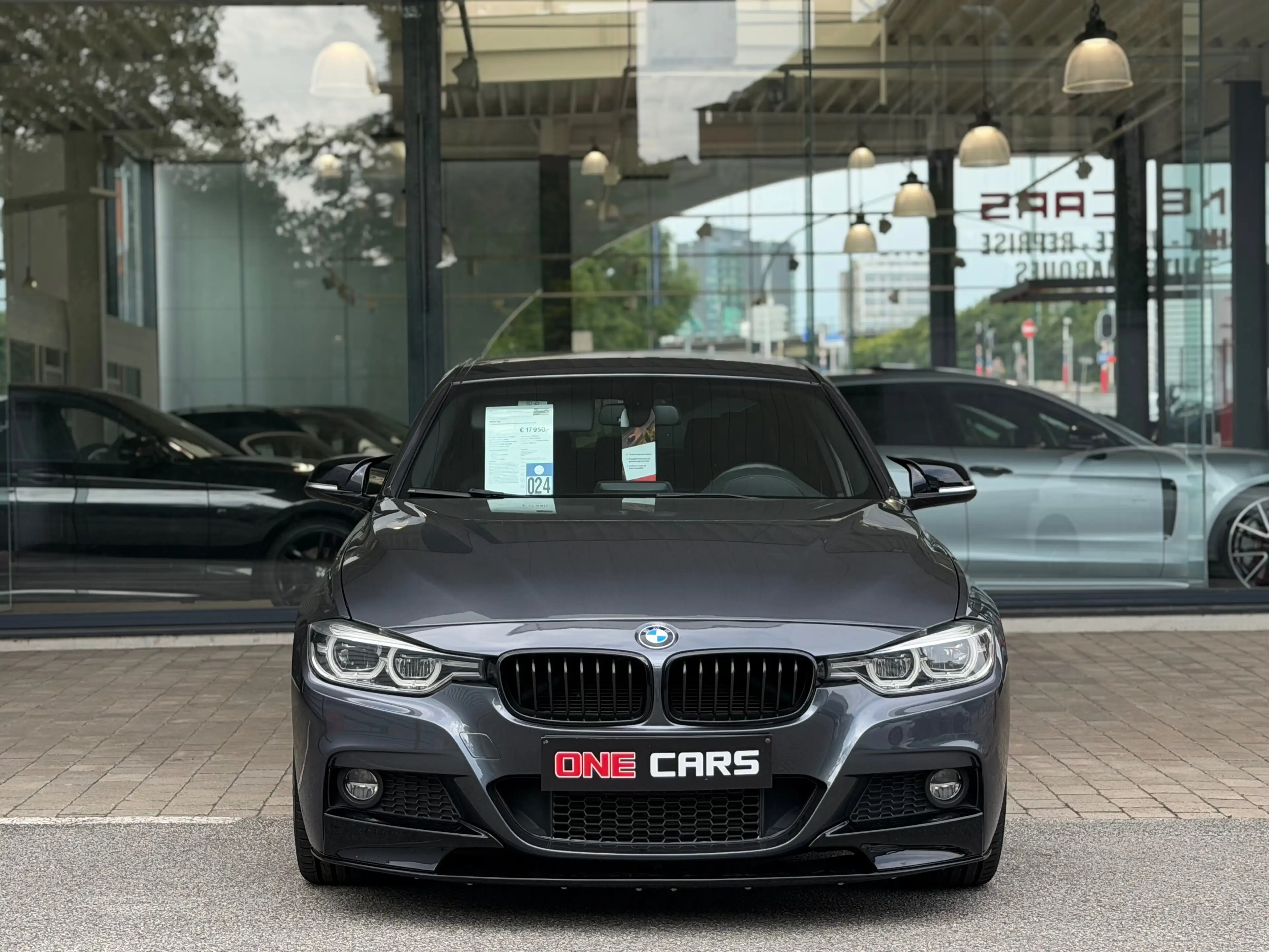 BMW 316 d "PACK-M Performance" BIXENON-CUIR-GPS-CLIM-JA19P-GAR 1AN — photo 2
