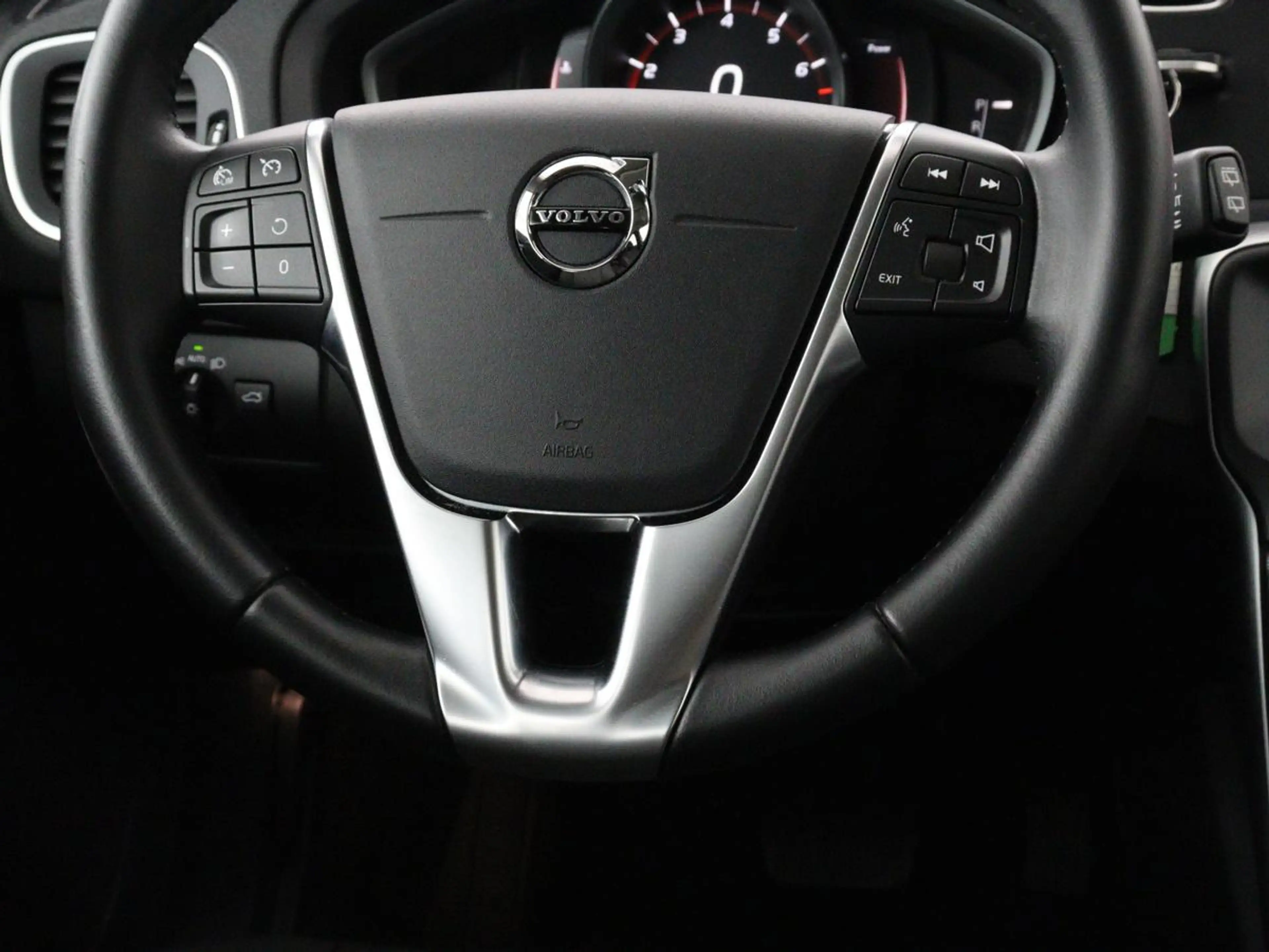 Volvo V40 Cross Country 1.5 T3 Edition+ | Trekhaak | Navigatie | Stoelverw — photo 9