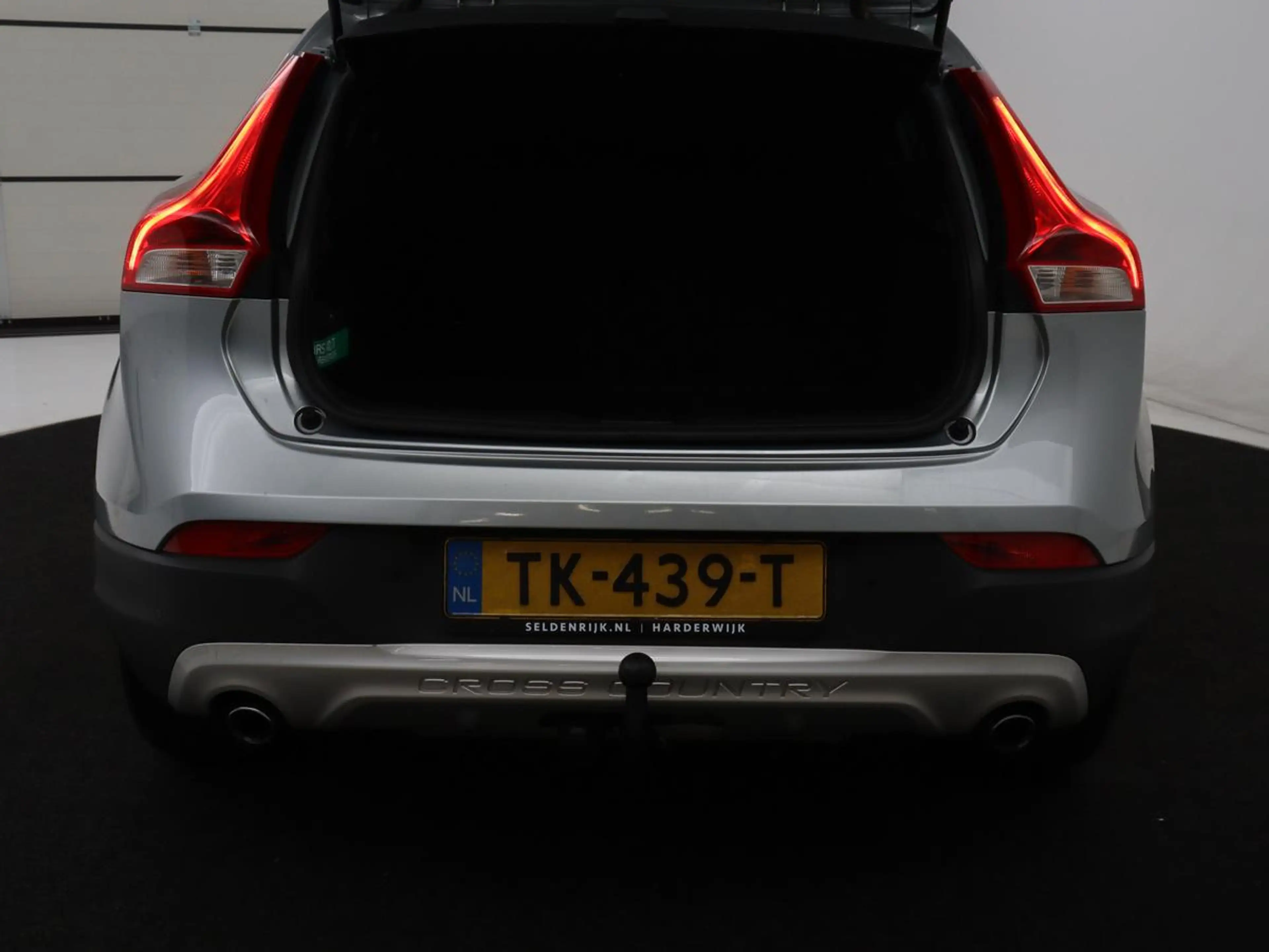 Volvo V40 Cross Country 1.5 T3 Edition+ | Trekhaak | Navigatie | Stoelverw — photo 10