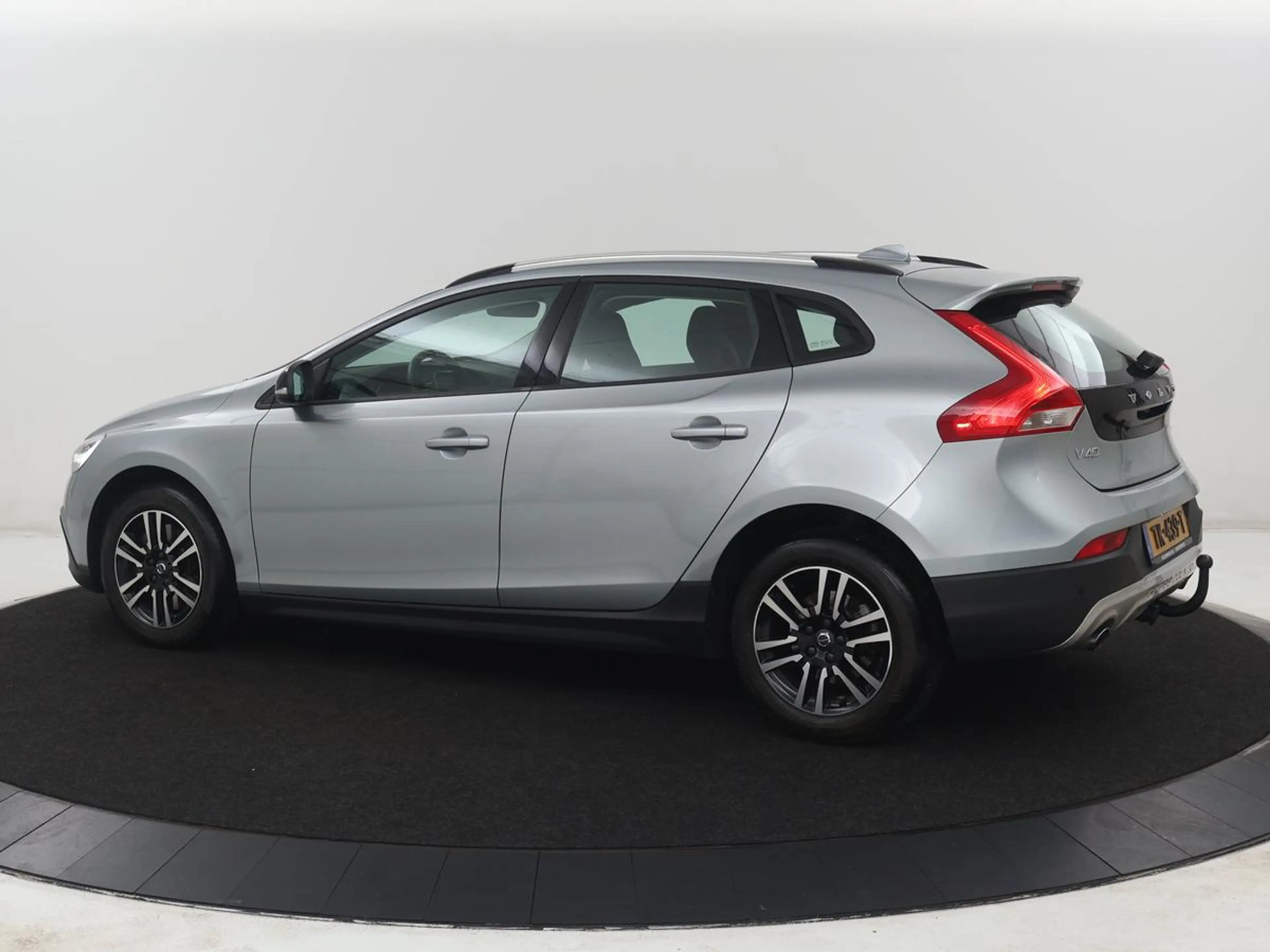 Volvo V40 Cross Country 1.5 T3 Edition+ | Trekhaak | Navigatie | Stoelverw — photo 2