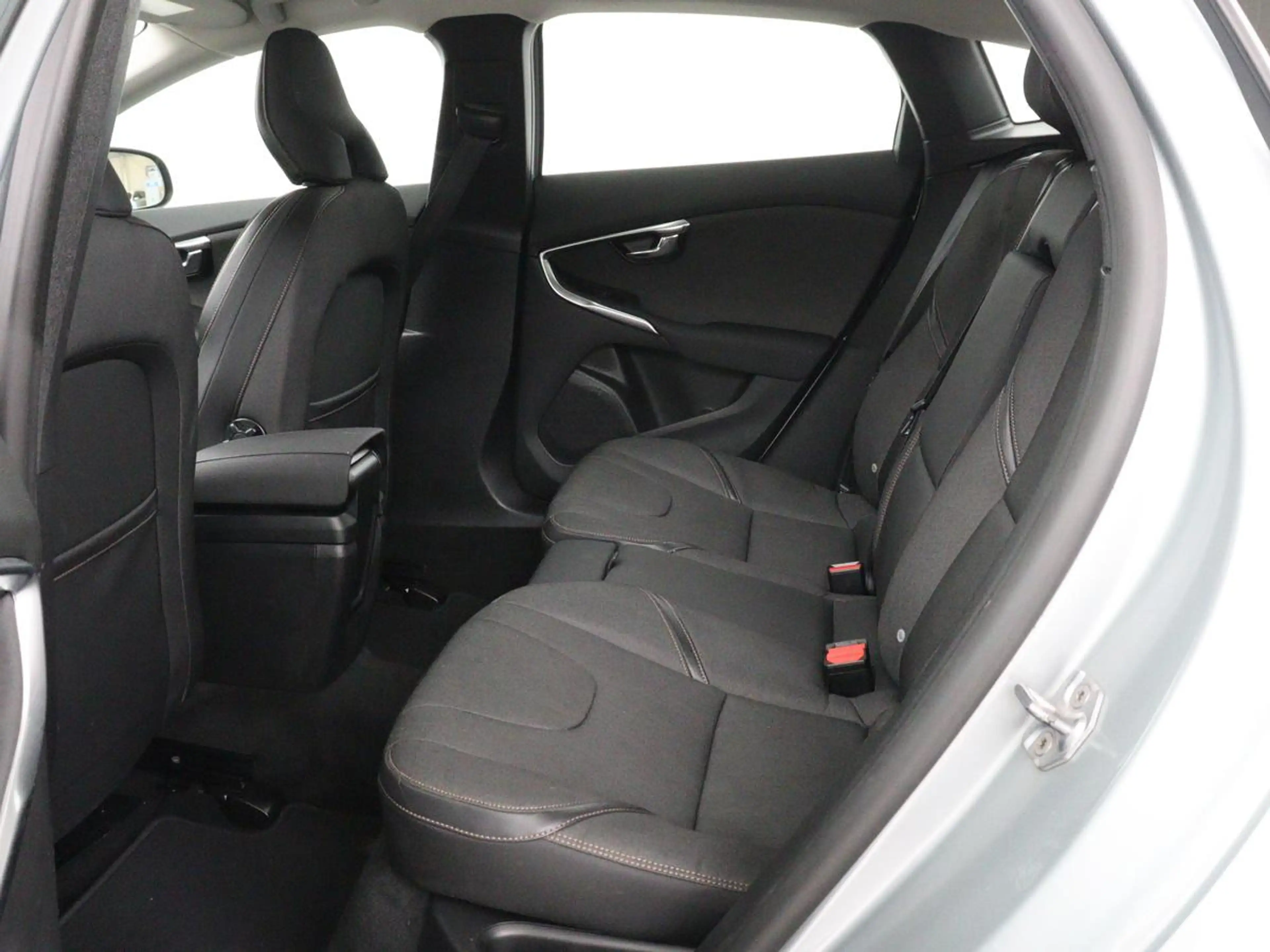 Volvo V40 Cross Country 1.5 T3 Edition+ | Trekhaak | Navigatie | Stoelverw — photo 7