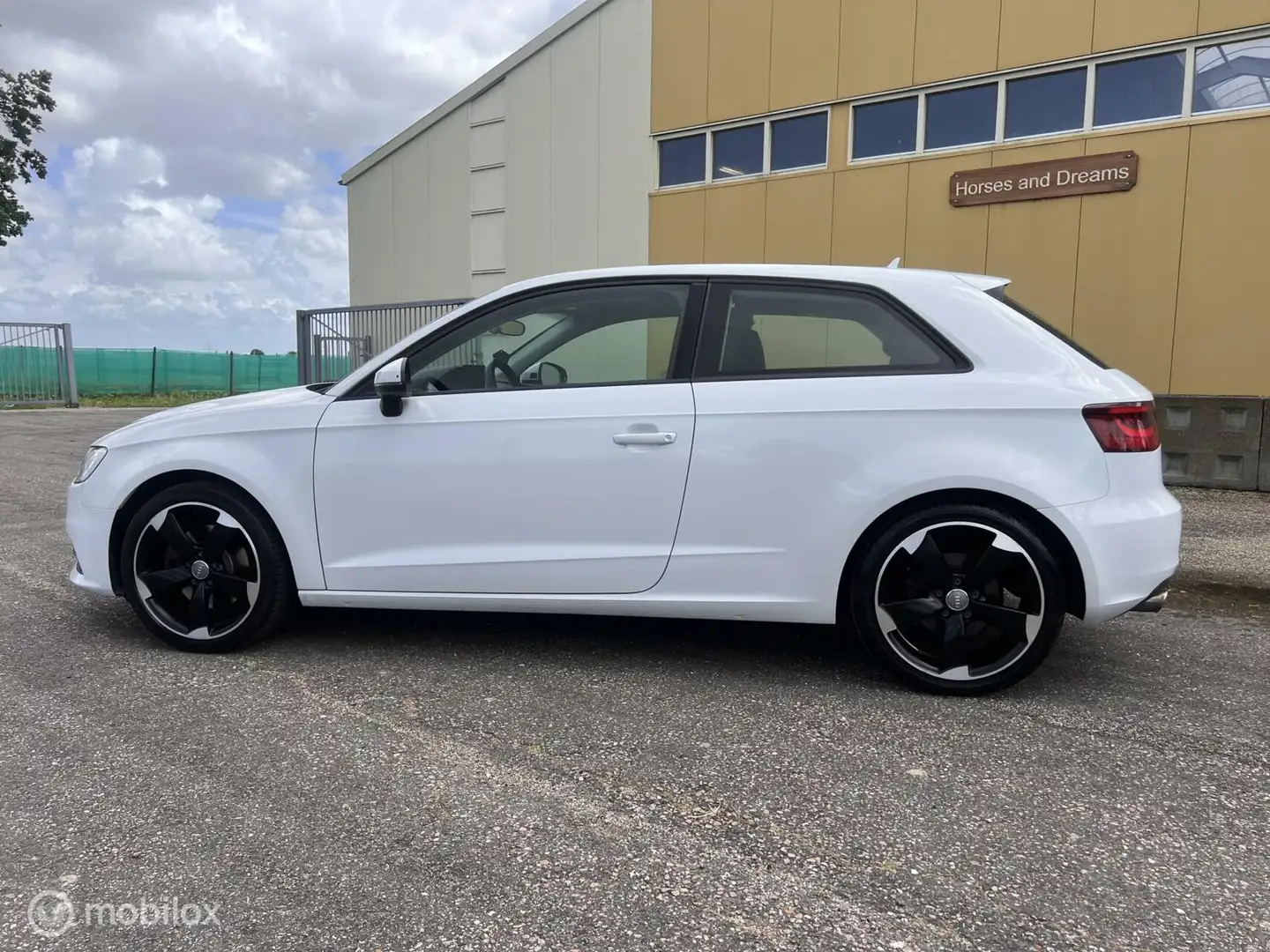 Audi A3 1.8 TFSI 180 PK Quattro Ambition Pro S Line DSG Weiß - 2