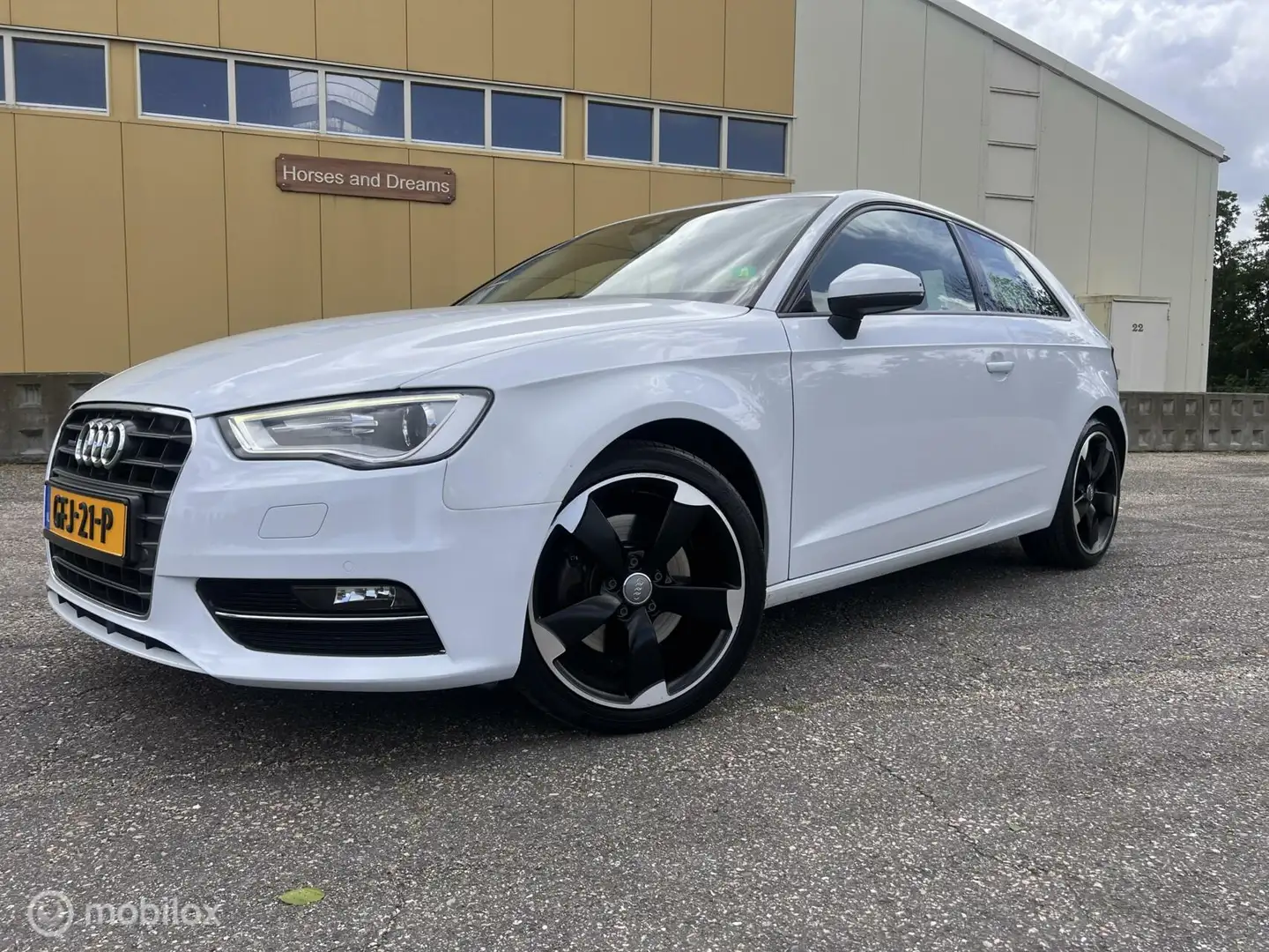 Audi A3 1.8 TFSI 180 PK Quattro Ambition Pro S Line DSG Weiß - 1