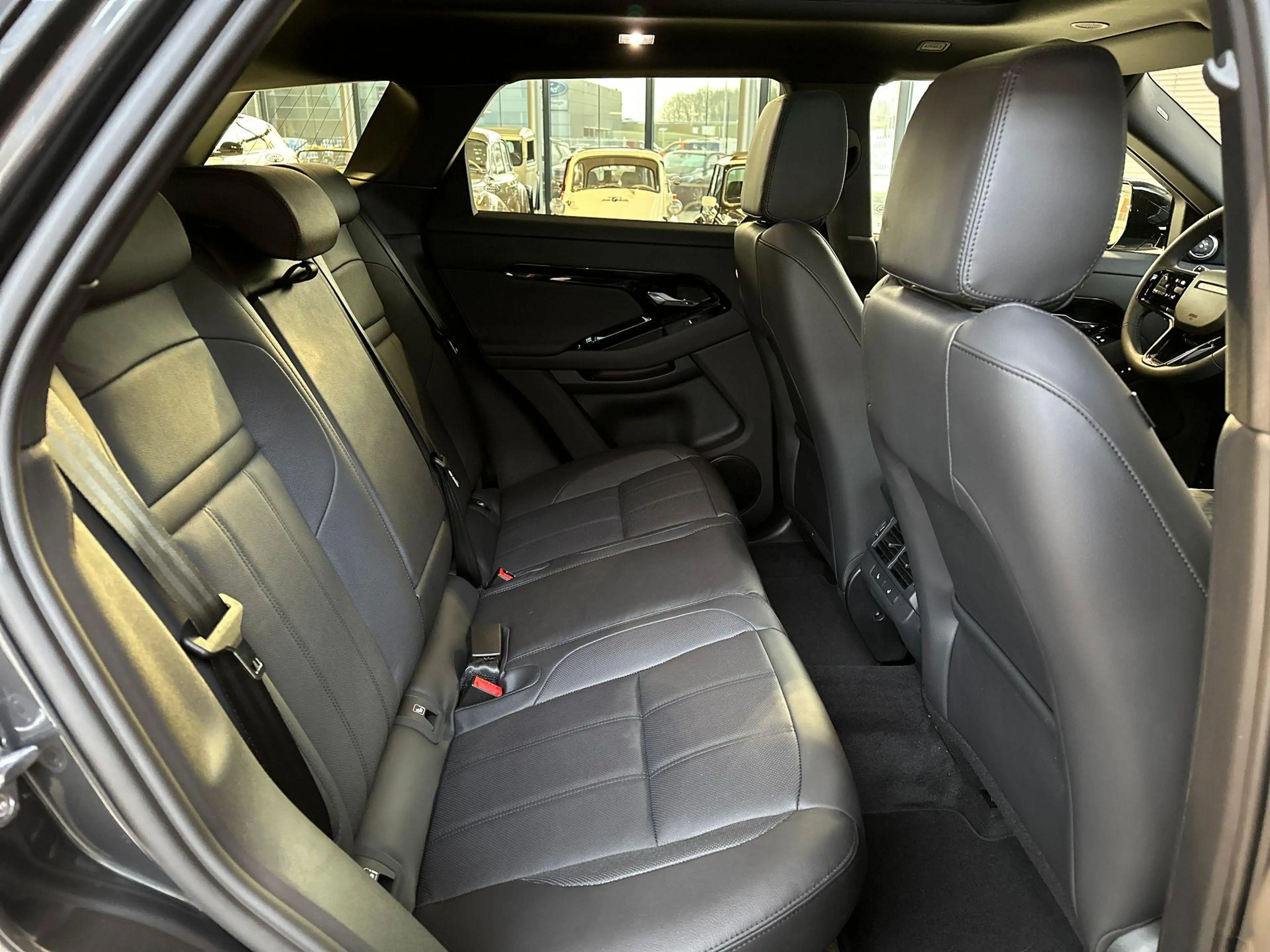 Land Rover Range Rover Evoque P270e AWD DYNAMIC SE -PANO.DAK|20"LM|BLACK PACK|CO — photo 5