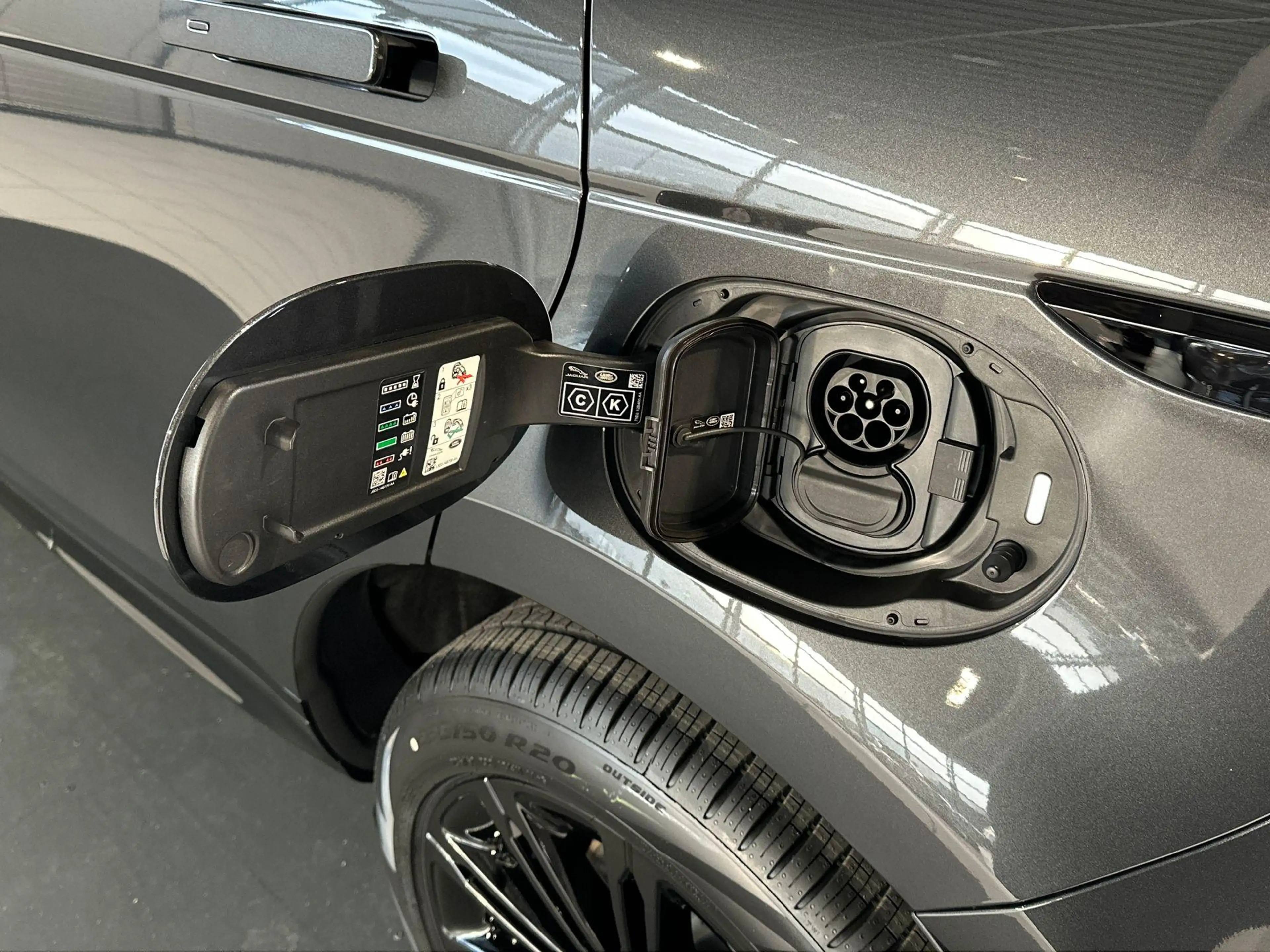 Land Rover Range Rover Evoque P270e AWD DYNAMIC SE -PANO.DAK|20"LM|BLACK PACK|CO — photo 23