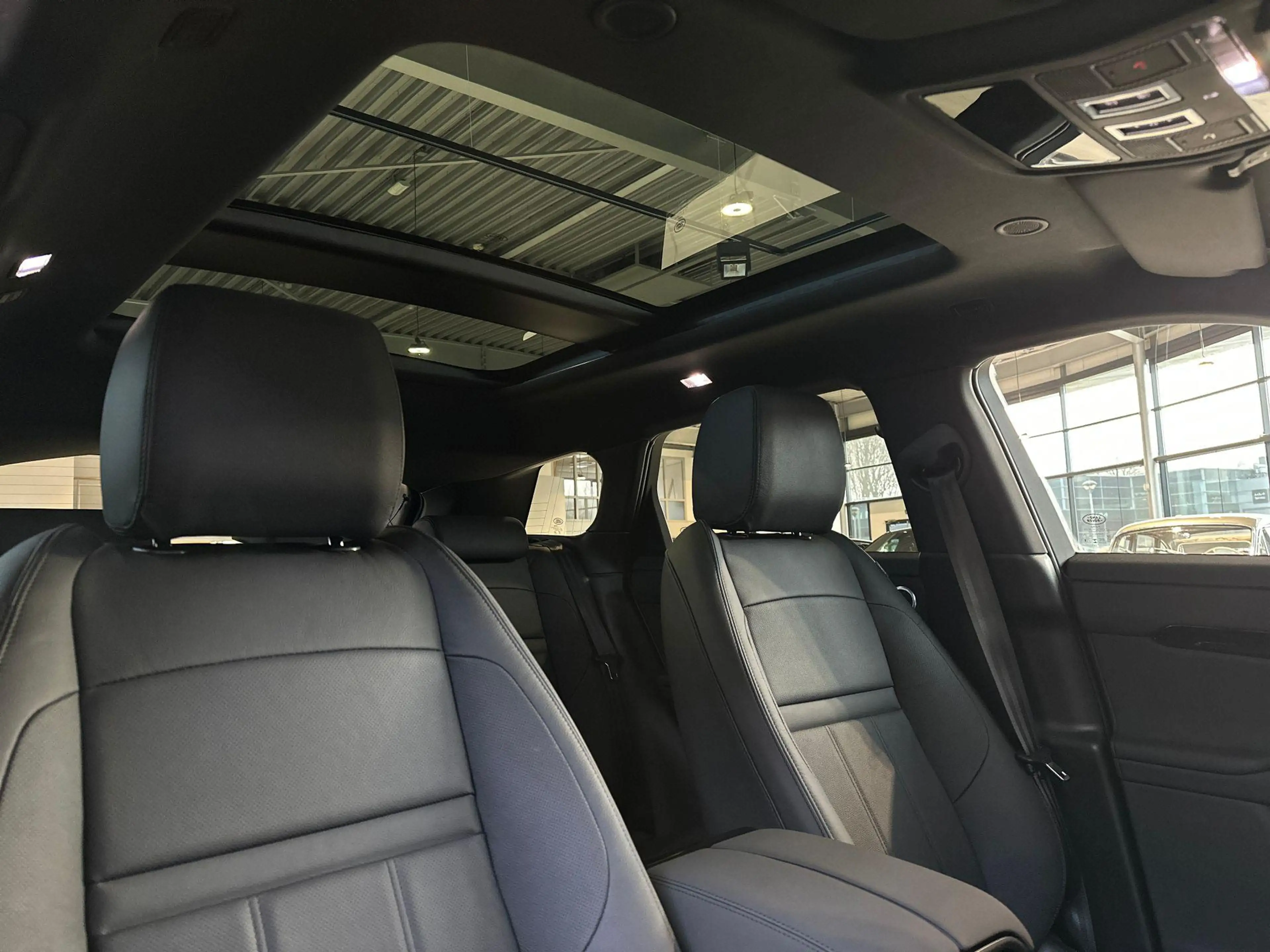 Land Rover Range Rover Evoque P270e AWD DYNAMIC SE -PANO.DAK|20"LM|BLACK PACK|CO — photo 14
