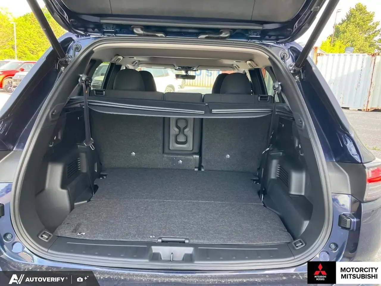 Mitsubishi Outlander снимка Mitsubishi Outlander