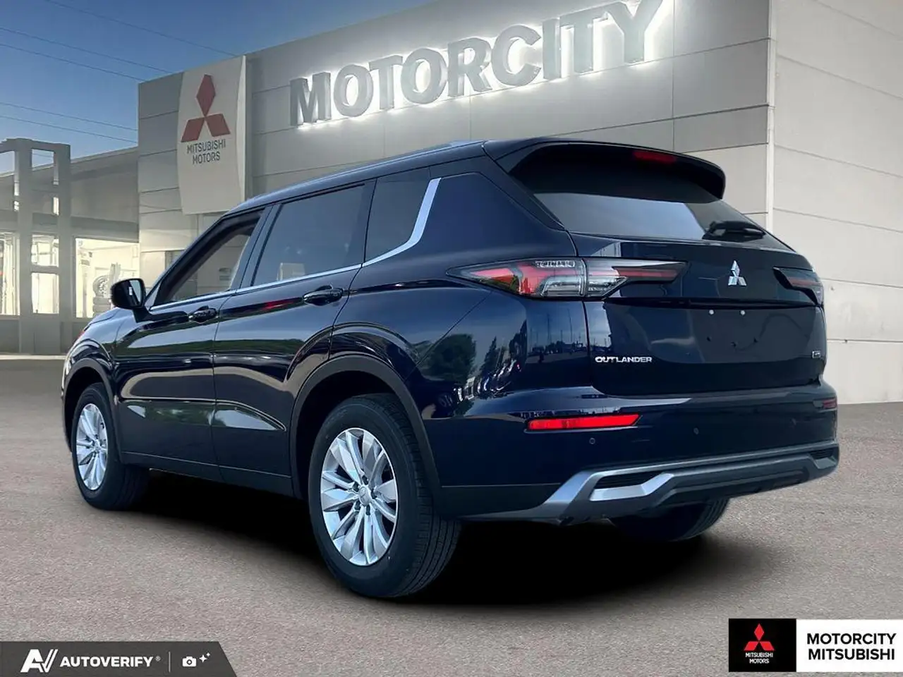 Mitsubishi Outlander снимка Mitsubishi Outlander