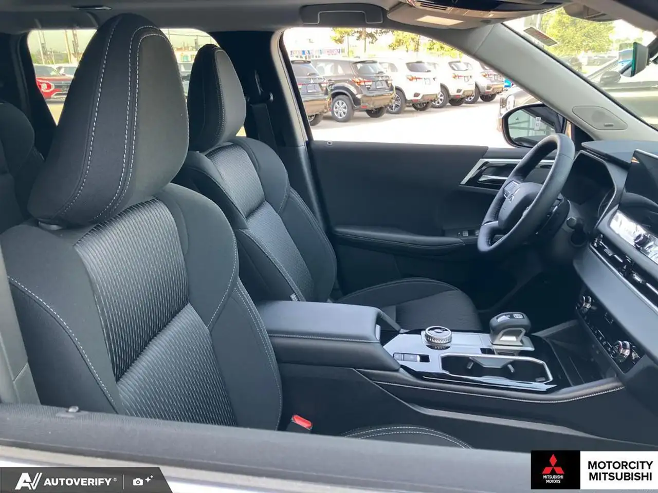Mitsubishi Outlander снимка Mitsubishi Outlander