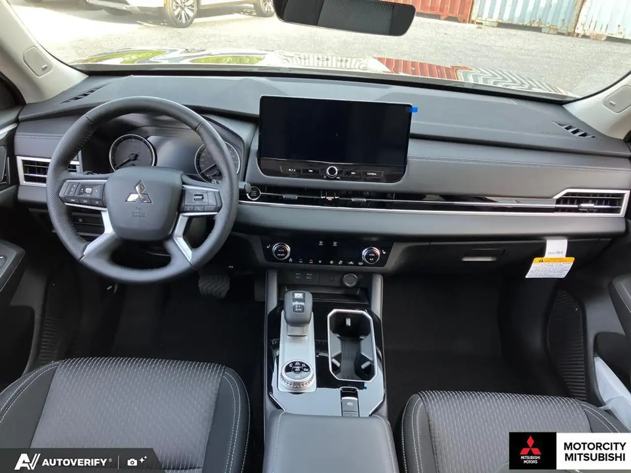 Mitsubishi Outlander снимка Mitsubishi Outlander