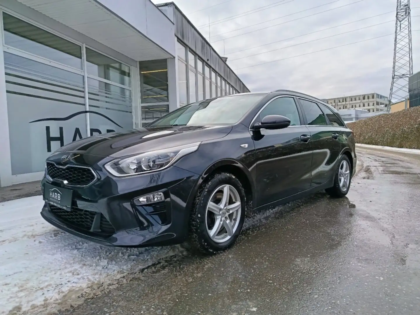 Kia XCeed Ceed SW 1,6 CRDI silber Schwarz - 1