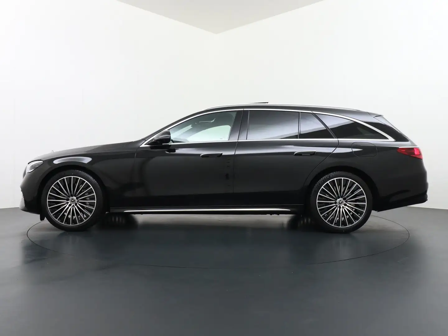 Mercedes-Benz E 300 Estate e Exclusive Line | Superscreen | Multiconto Noir - 2