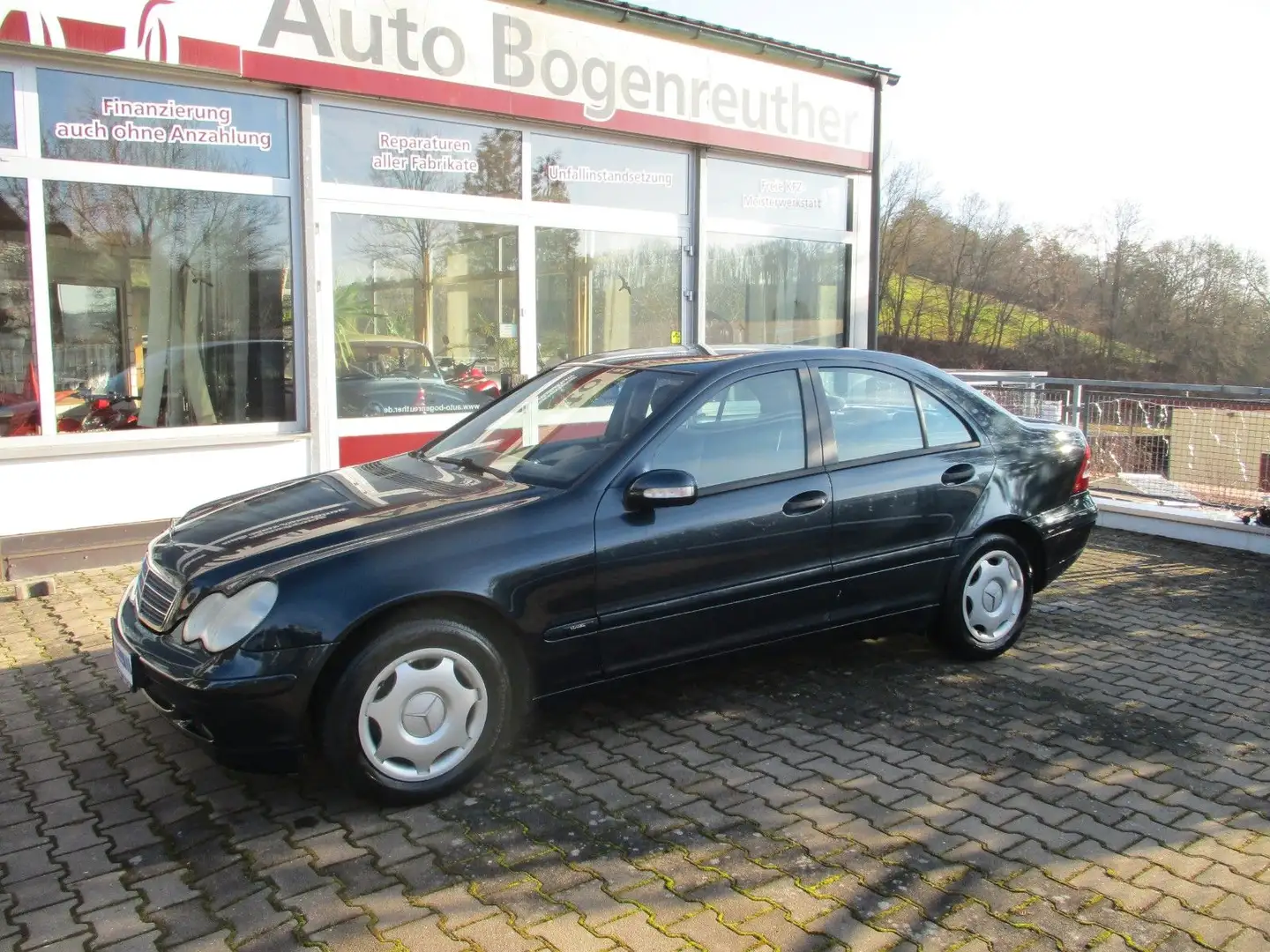 Mercedes-Benz C 180 CLASSIC+Automatik+Klima+Schiebedach Schwarz - 2