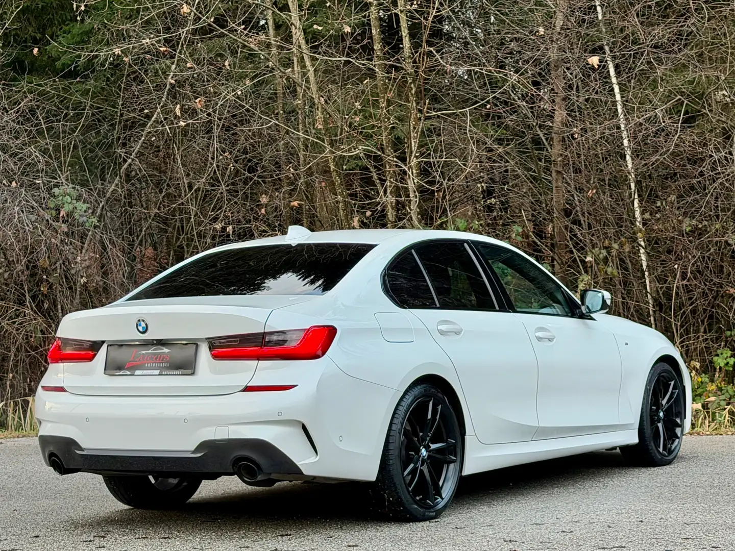 BMW 320 d xDrive M-Sport Aut*ACC*360KAM*DrivingASS*1HAND* Weiß - 2