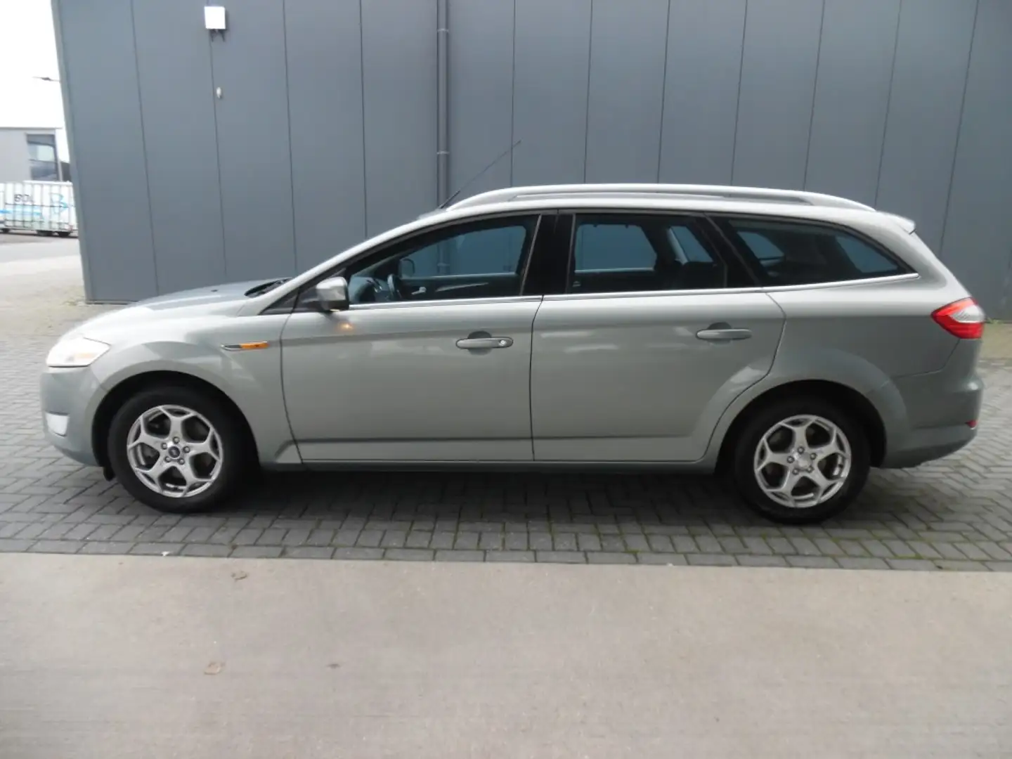 Ford Mondeo 2.0-16V TITANIUM LE Grijs - 2