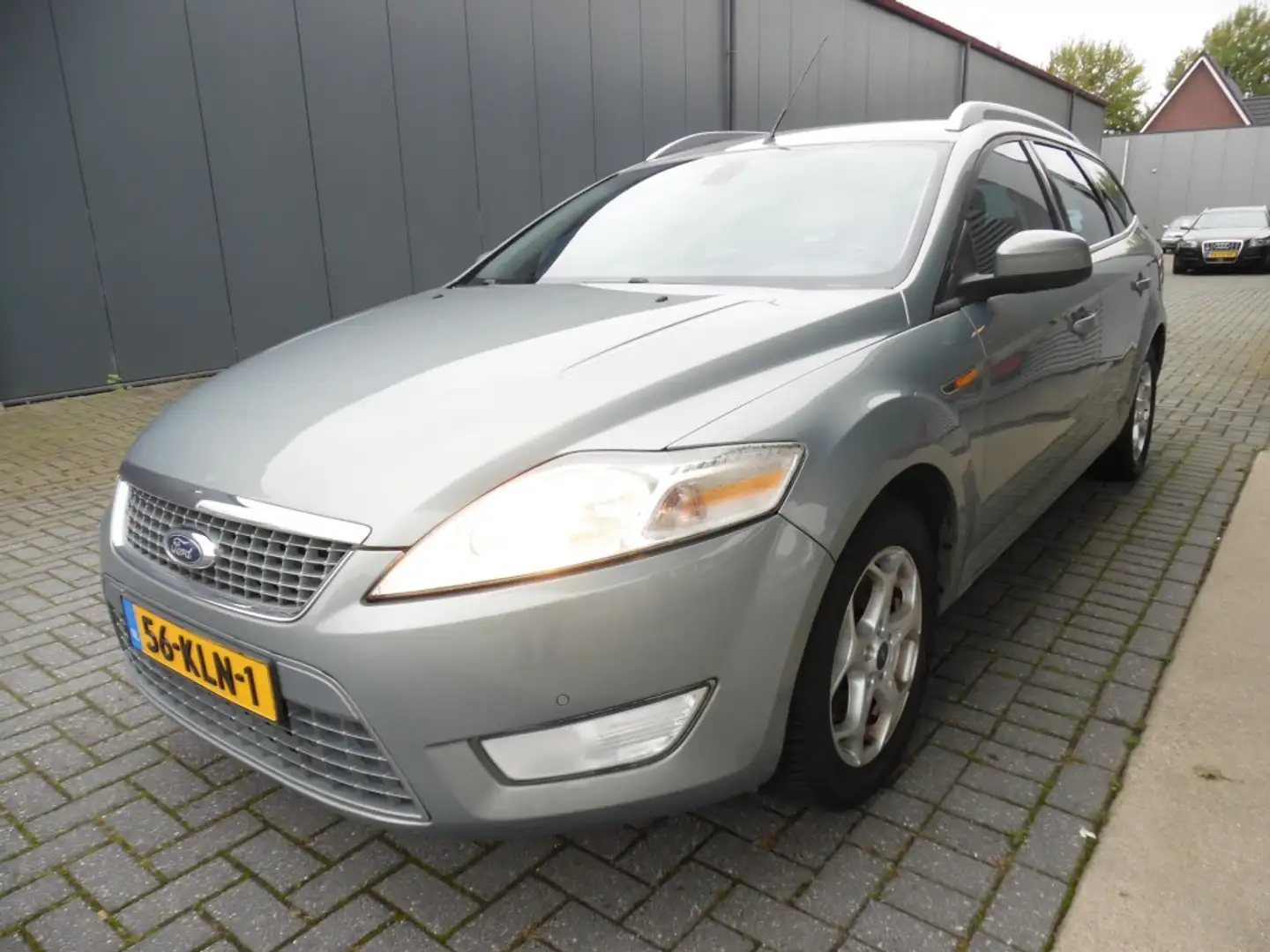 Ford Mondeo 2.0-16V TITANIUM LE Grijs - 1
