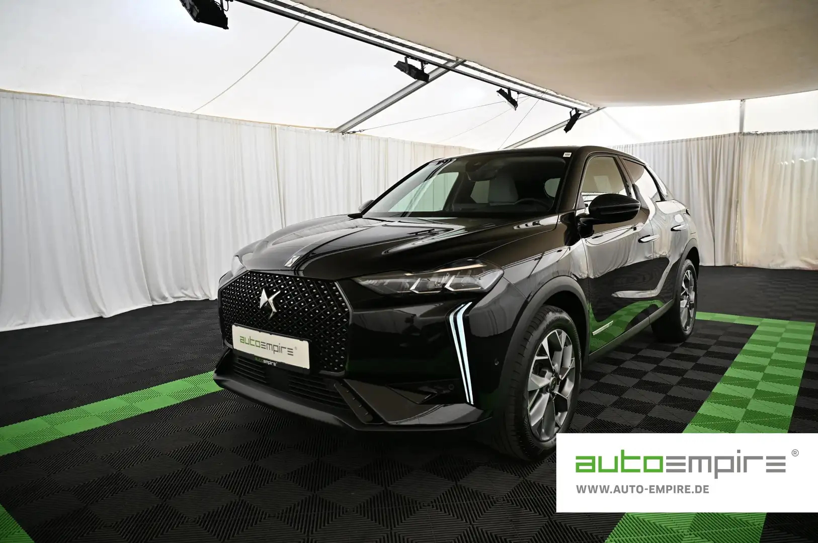 DS Automobiles DS 3 1.2 PT EAT8 Esprit de Voyage NEW 38.000 EUR Negro - 1