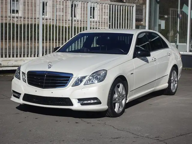 Mercedes-Benz E 500 E 500 4.6 V8 Biturbo AMG Sport-Paket Leder 27tkm!