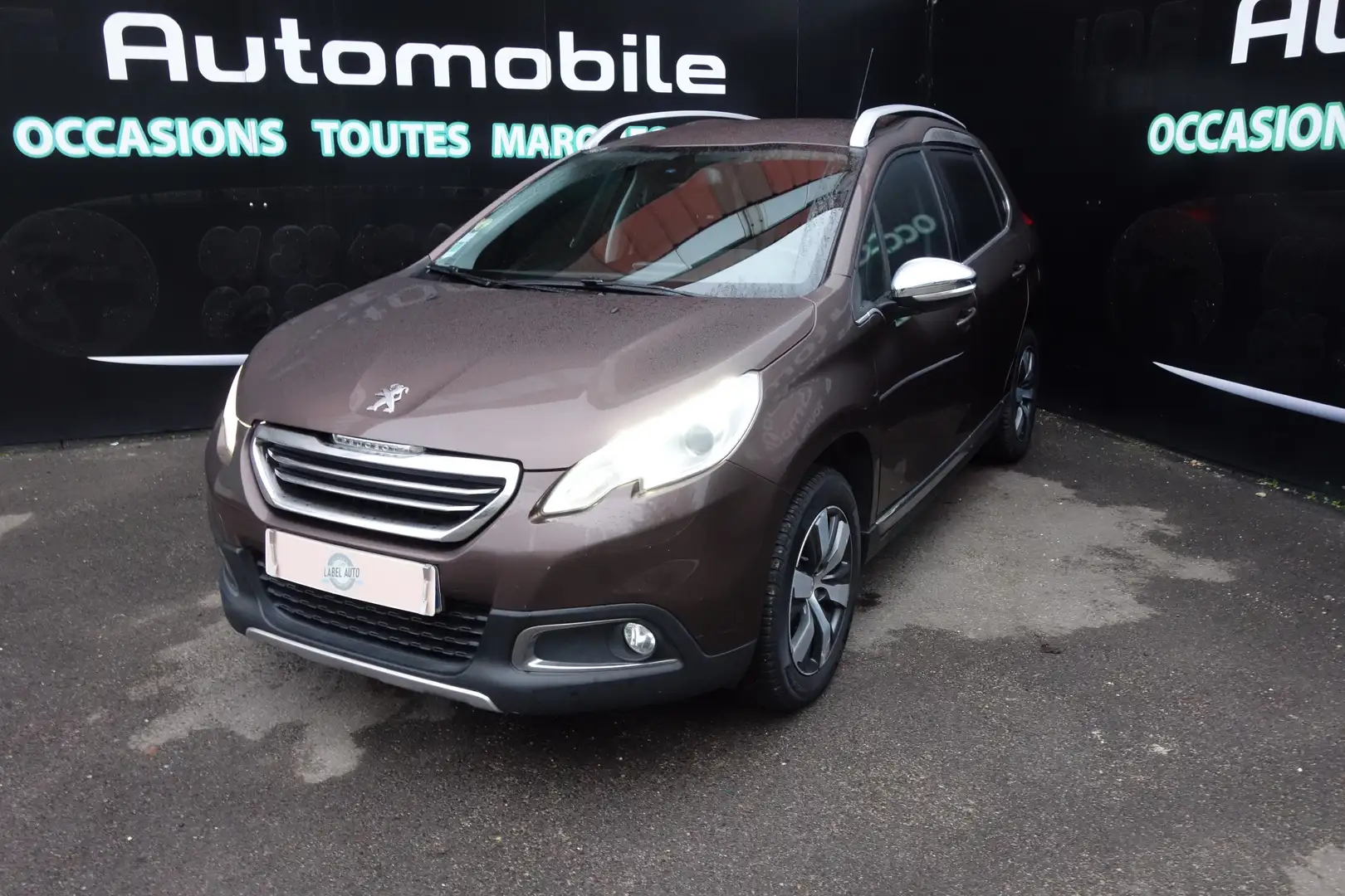 Peugeot 2008 1.6 BlueHDi 120ch S\u0026amp;S BVM6 Business Pack Marrón - 1
