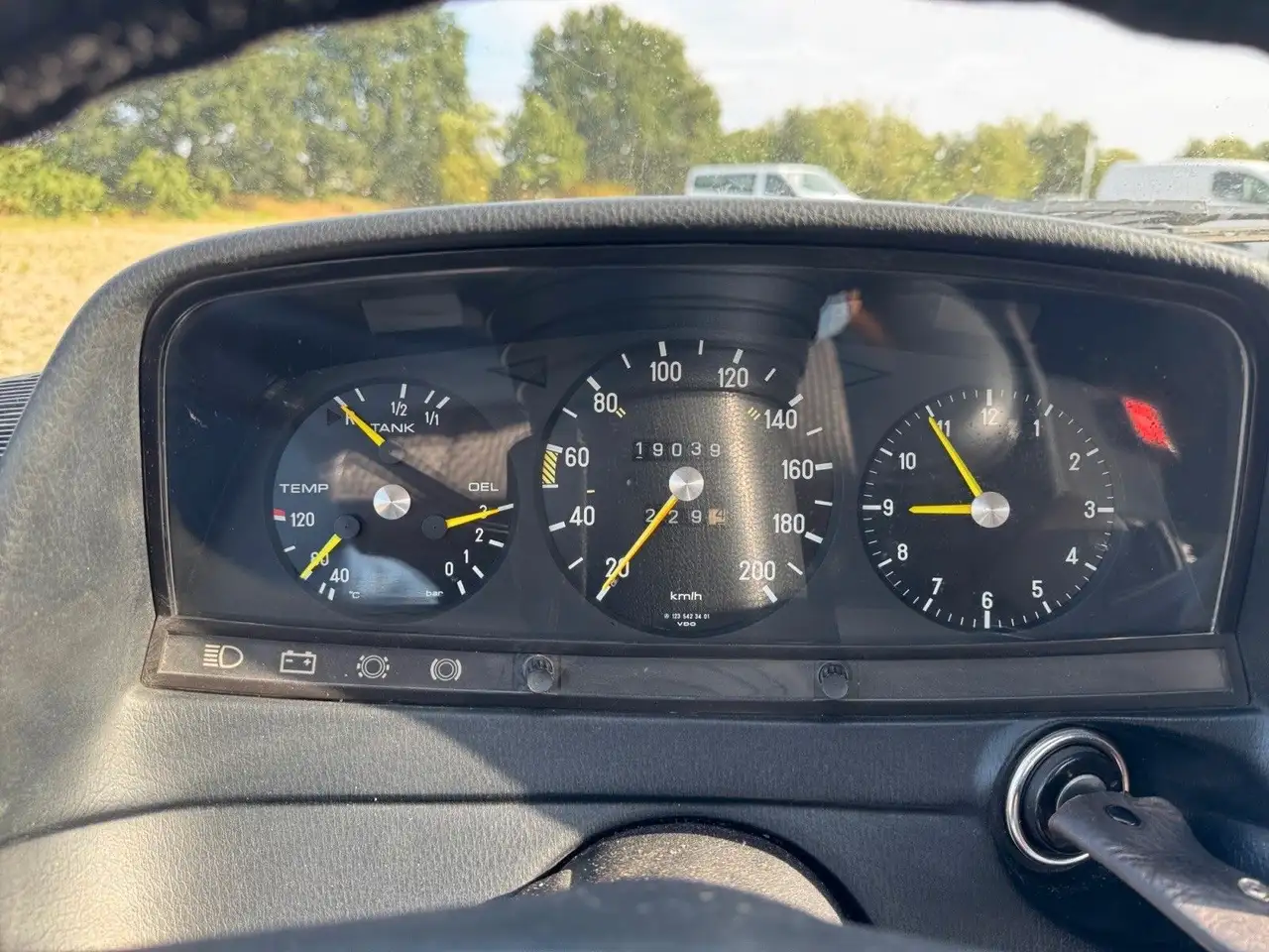 Mercedes-Benz 230 / 123 / 1. Hand, foto 12