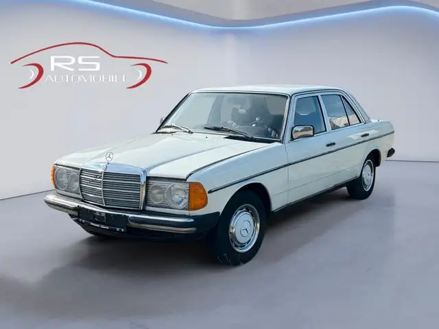 Mercedes-Benz 230 / 123 / 1. Hand