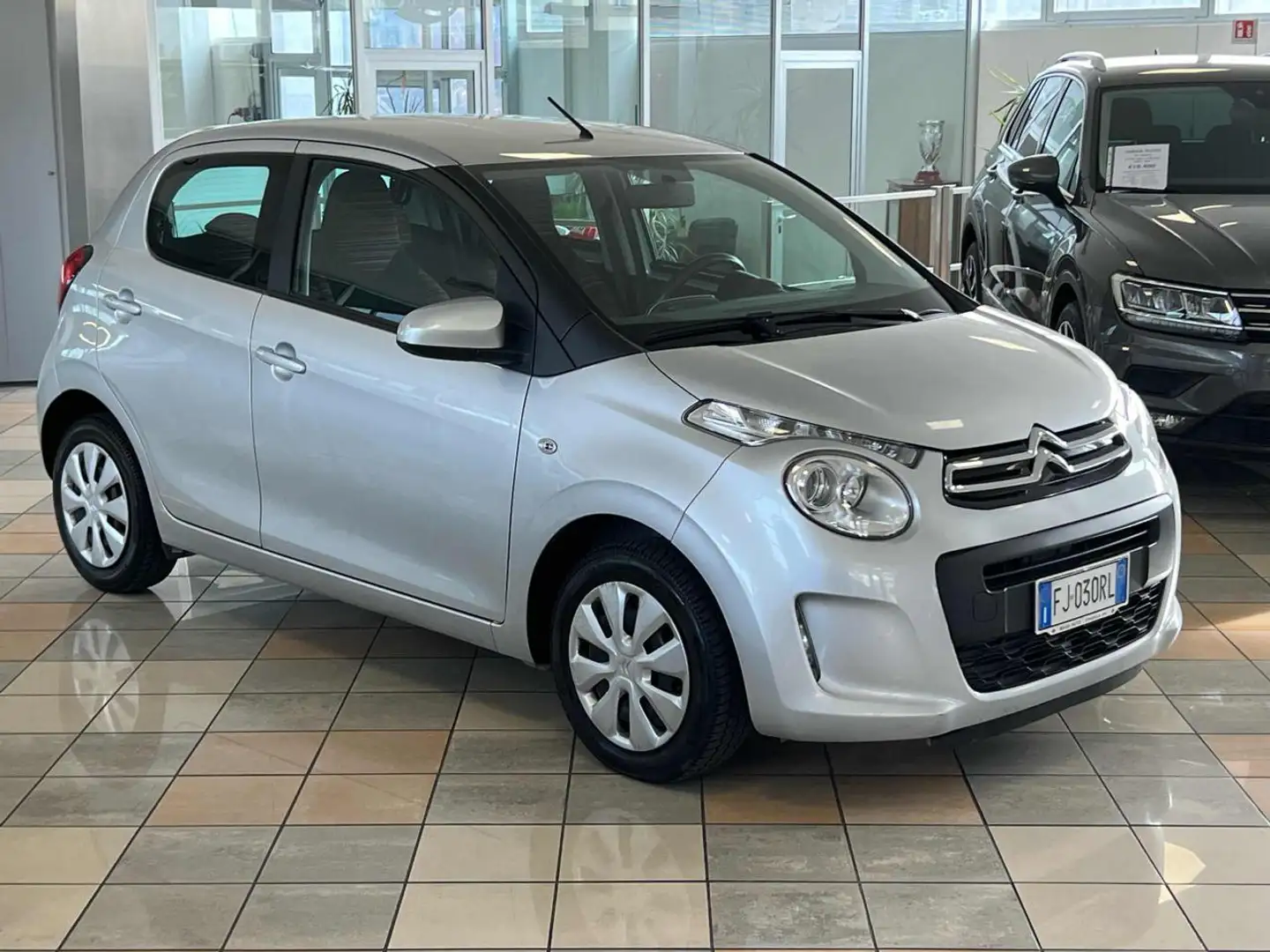 Citroen C1 VTi 68 5 porte Feel Argento - 2
