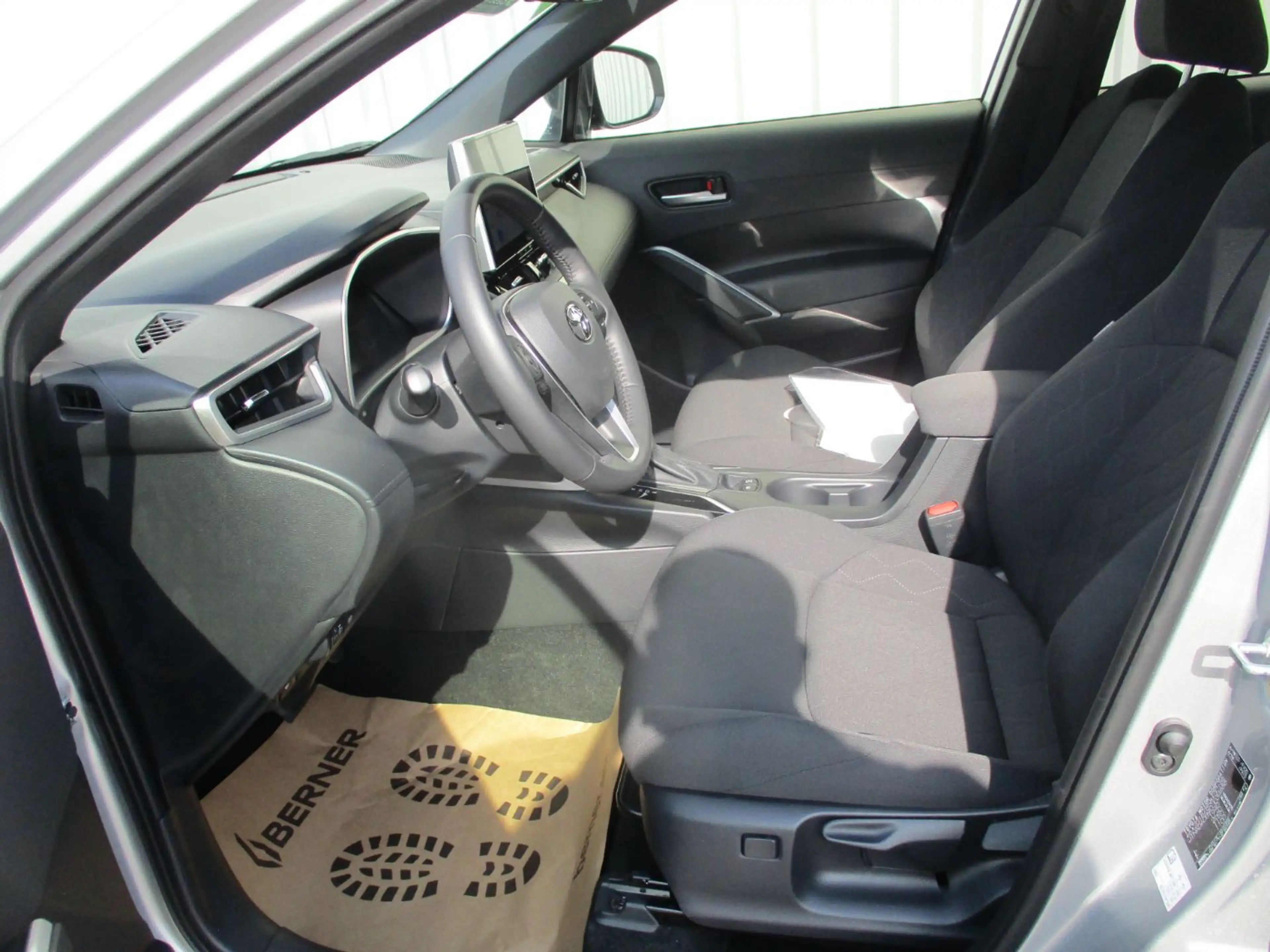Toyota Corolla Cross 1.8 FWD Active Drive ACC+LED+Navi — photo 8
