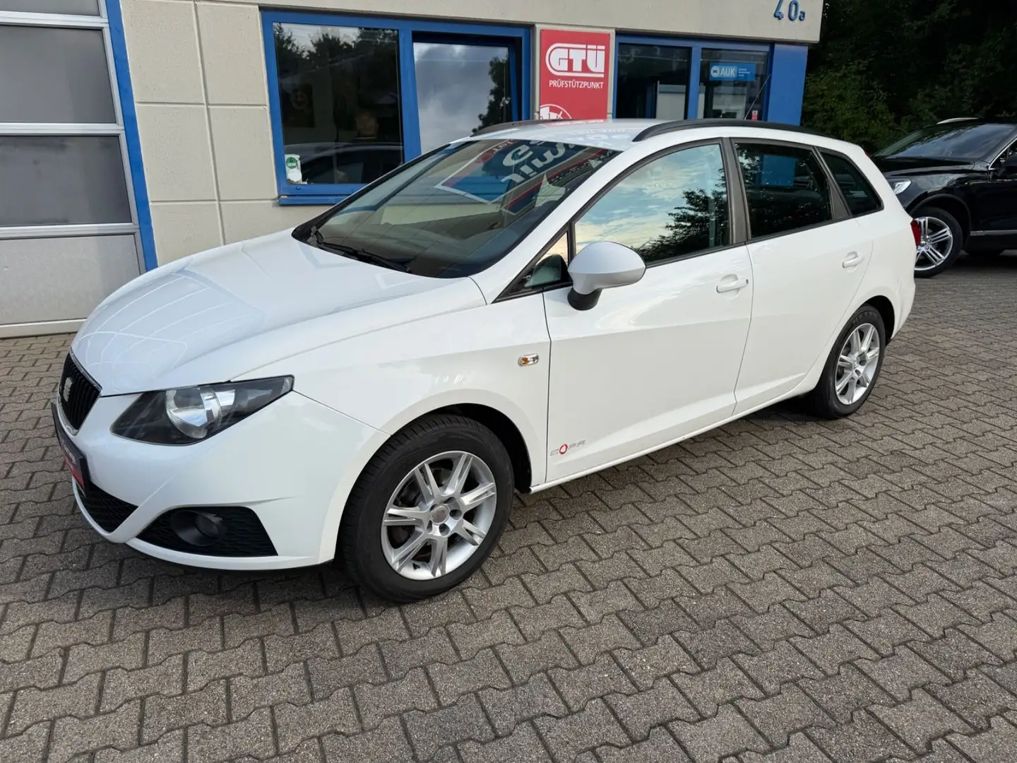 SEAT Ibiza ST Reference Biały - 1