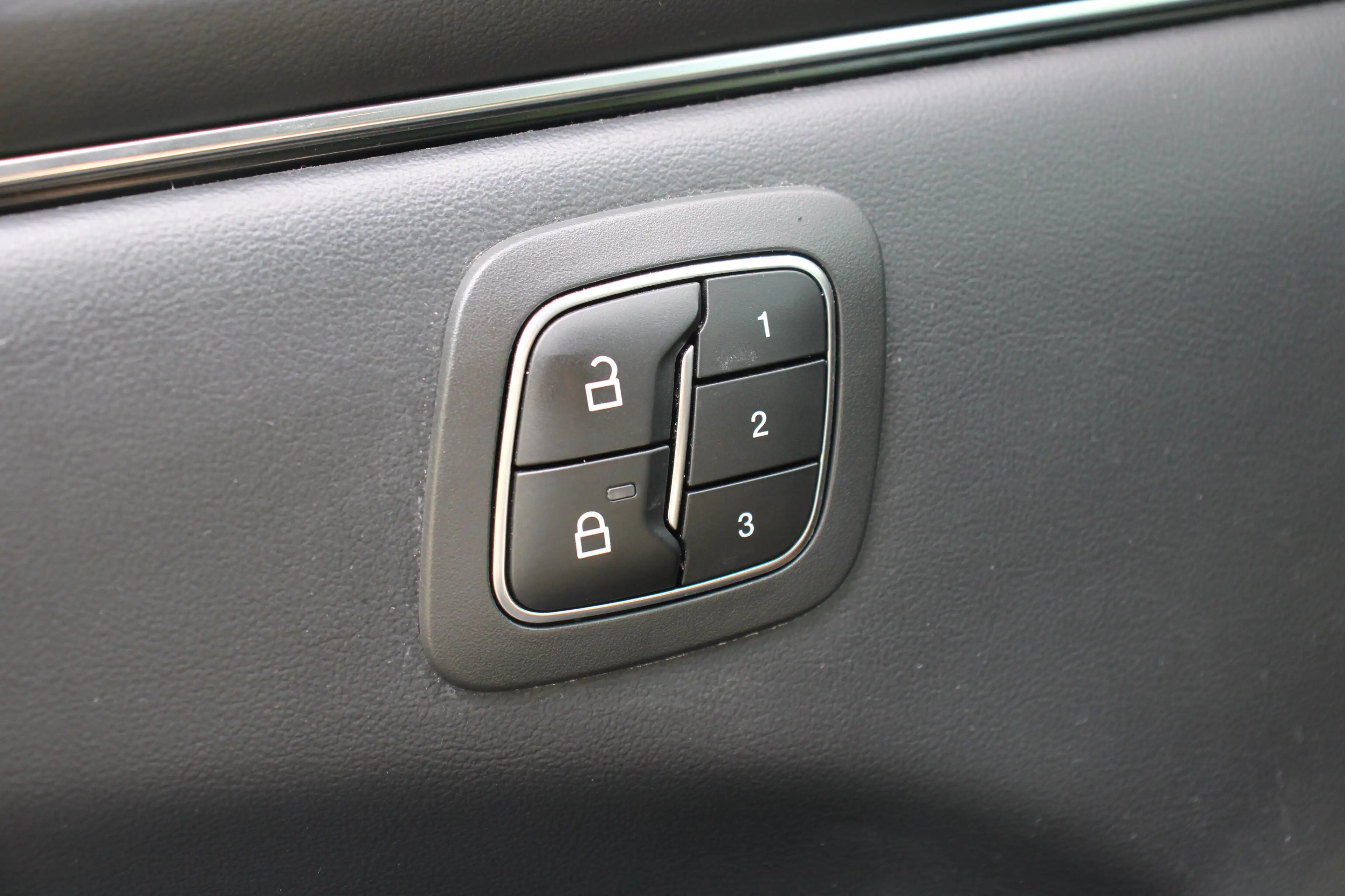 Ford Mustang Mach-E Extended First Edition AWD 98 kWh | NL-AUTO! | 1E — photo 10
