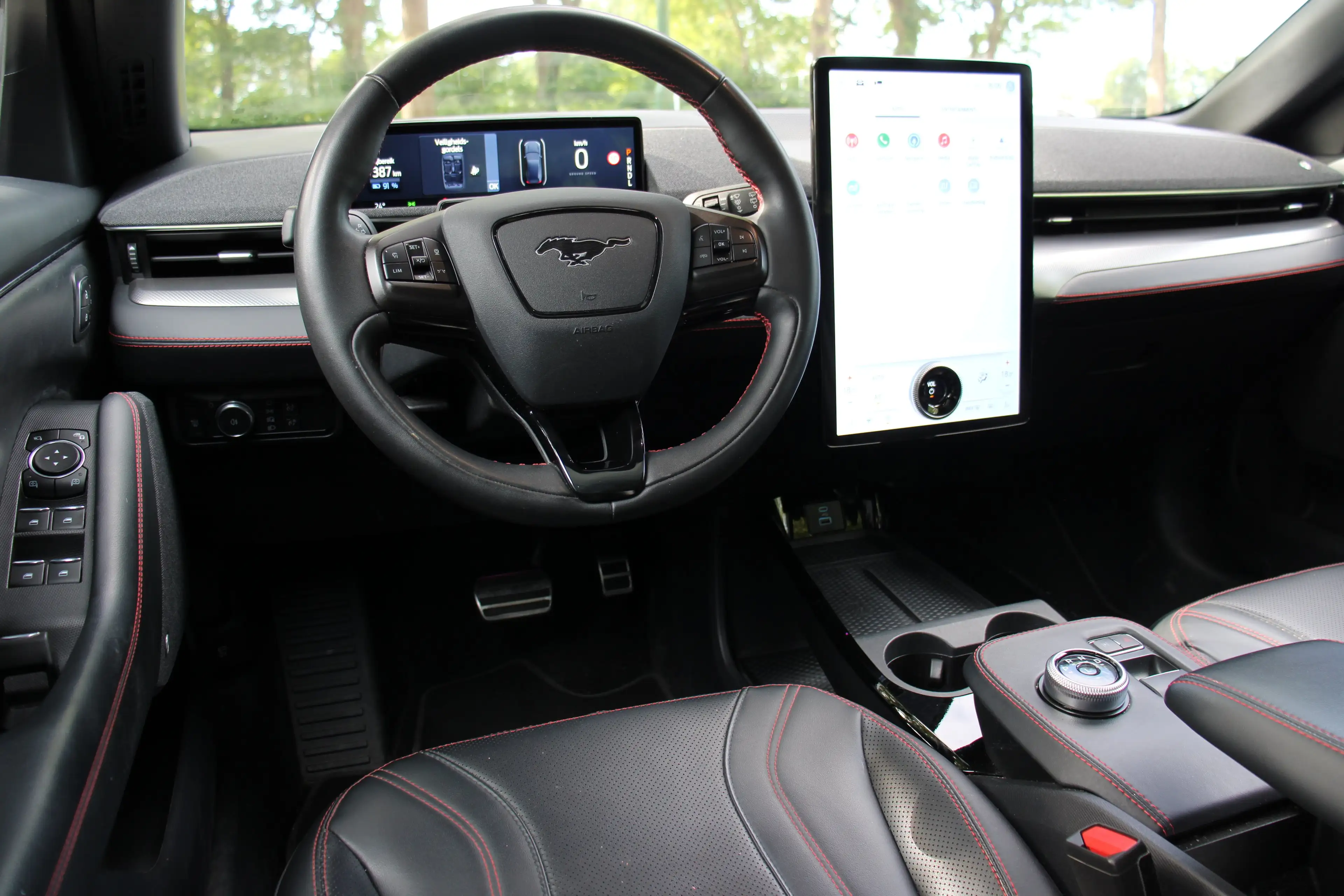 Ford Mustang Mach-E Extended First Edition AWD 98 kWh | NL-AUTO! | 1E — photo 5