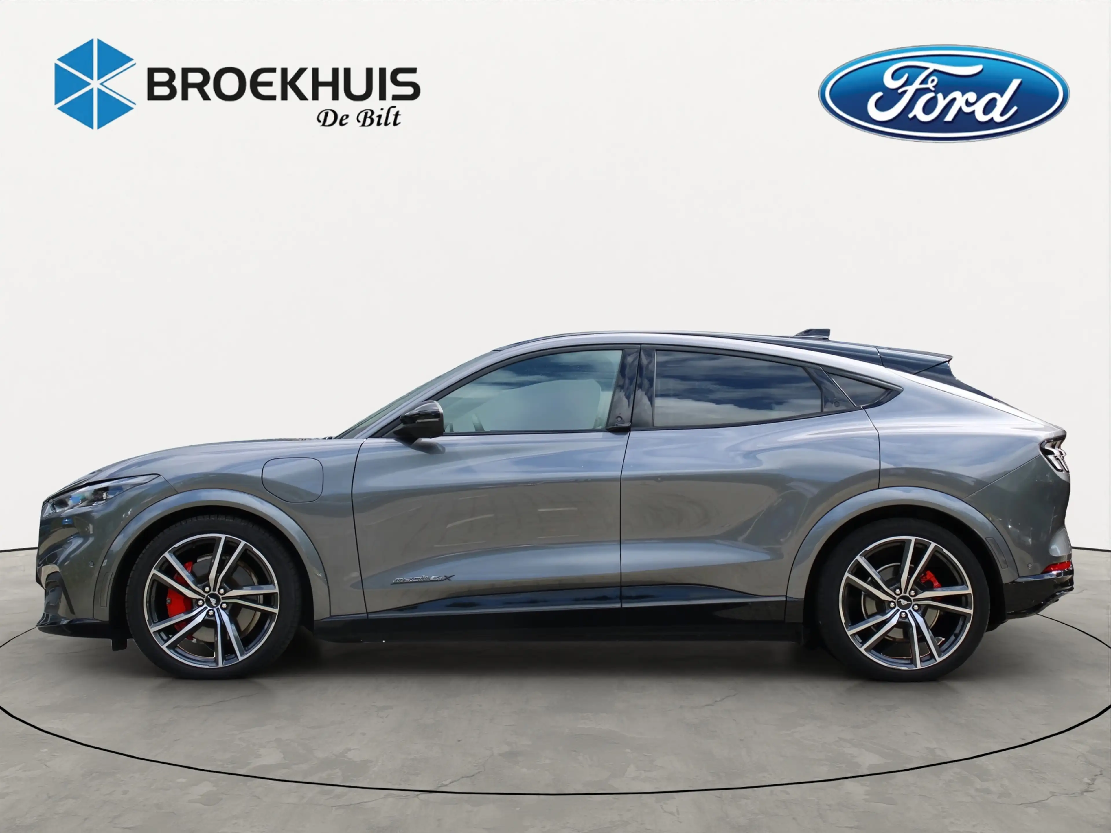 Ford Mustang Mach-E Extended First Edition AWD 98 kWh | NL-AUTO! | 1E — photo 2