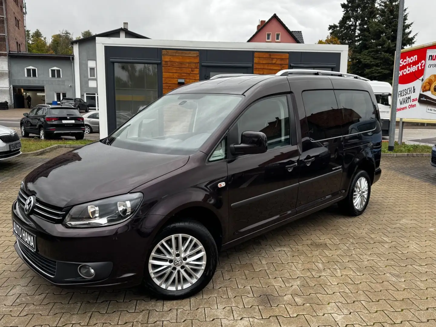 Volkswagen Caddy Kombi 2.0 TDI Maxi Team *BEHINDERTENUMBAU* Schwarz - 1