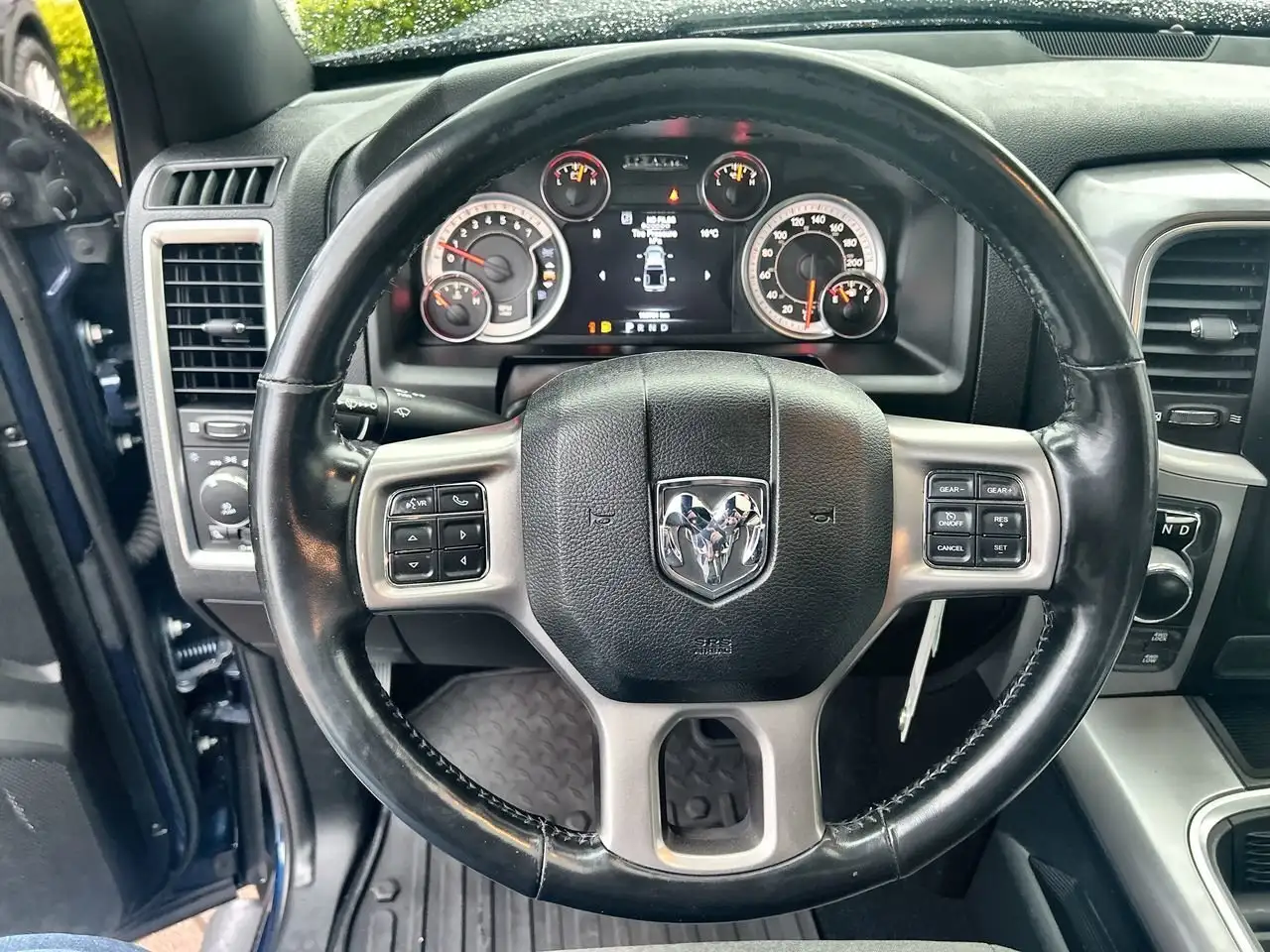 RAM 1500 снимка RAM 1500