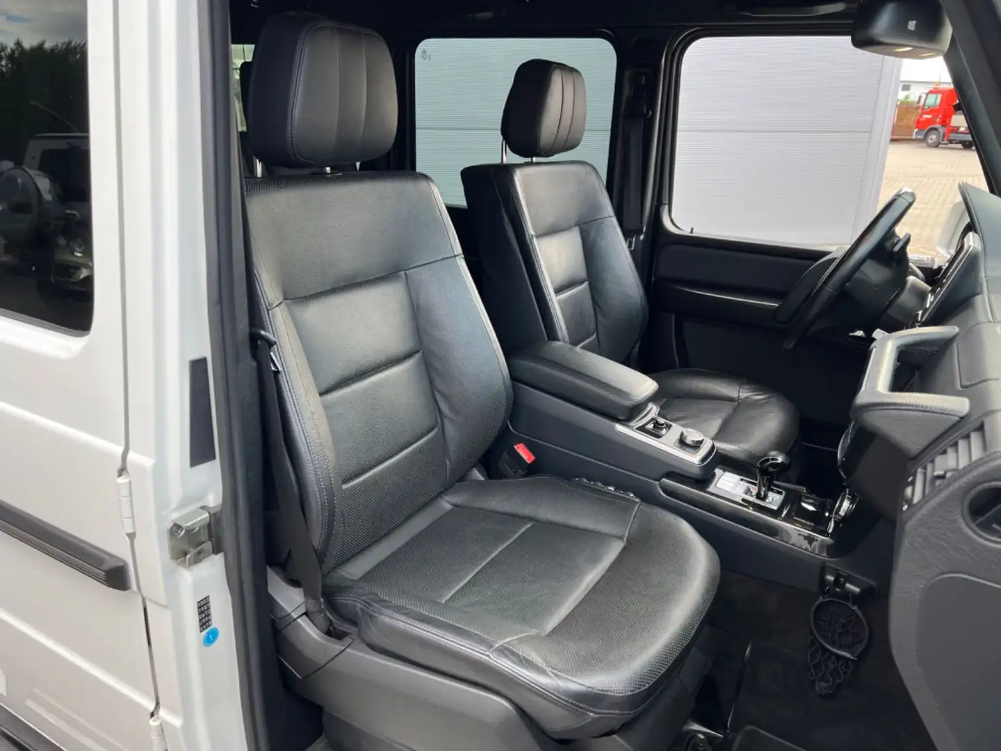 Mercedes-Benz G 350 D, AMG, EXKLUSIV-PAKET, SITZKOMFORT-PAKET Wit - 2