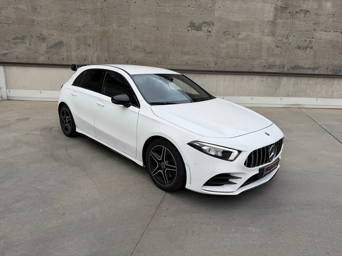 Mercedes-Benz A 220 Premium auto BURMESTER-AERO-LED Wit - 1