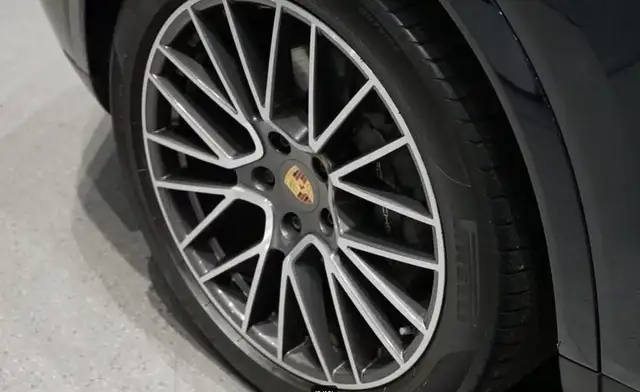 Porsche Cayenne view 4