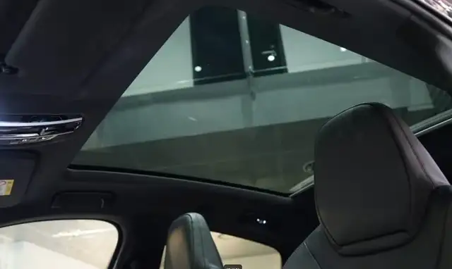 Porsche Cayenne view 12