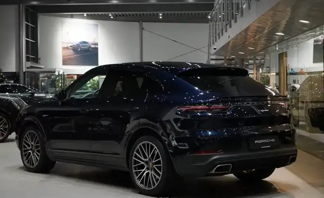 Porsche Cayenne view 2