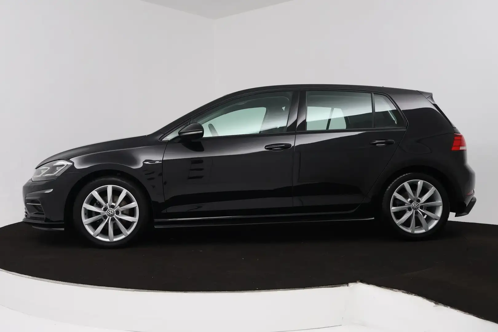 Volkswagen Golf 1.5 TSI Highline Business R (NAVIGATIE, LED, STOEL Zwart - 2