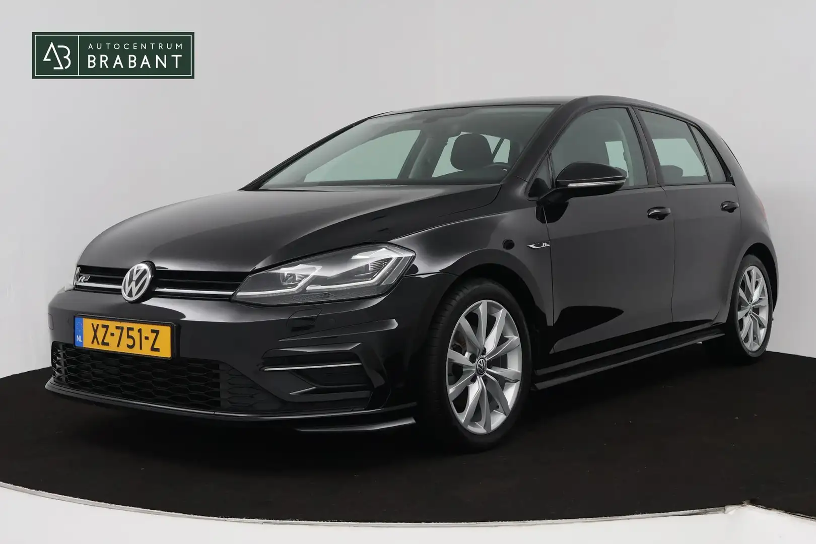 Volkswagen Golf 1.5 TSI Highline Business R (NAVIGATIE, LED, STOEL Zwart - 1