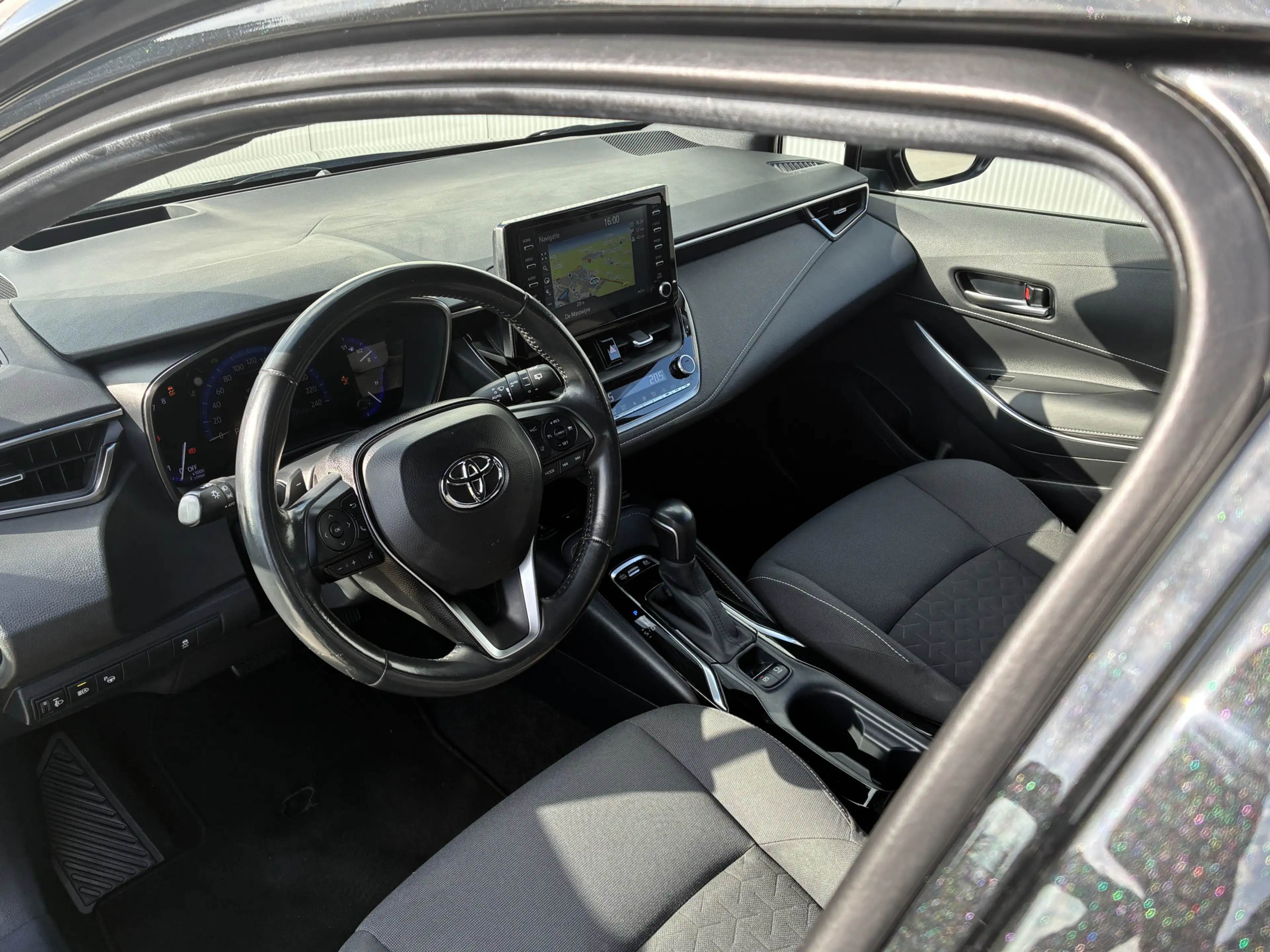 Toyota Corolla 2.0 Hybrid Style — photo 10