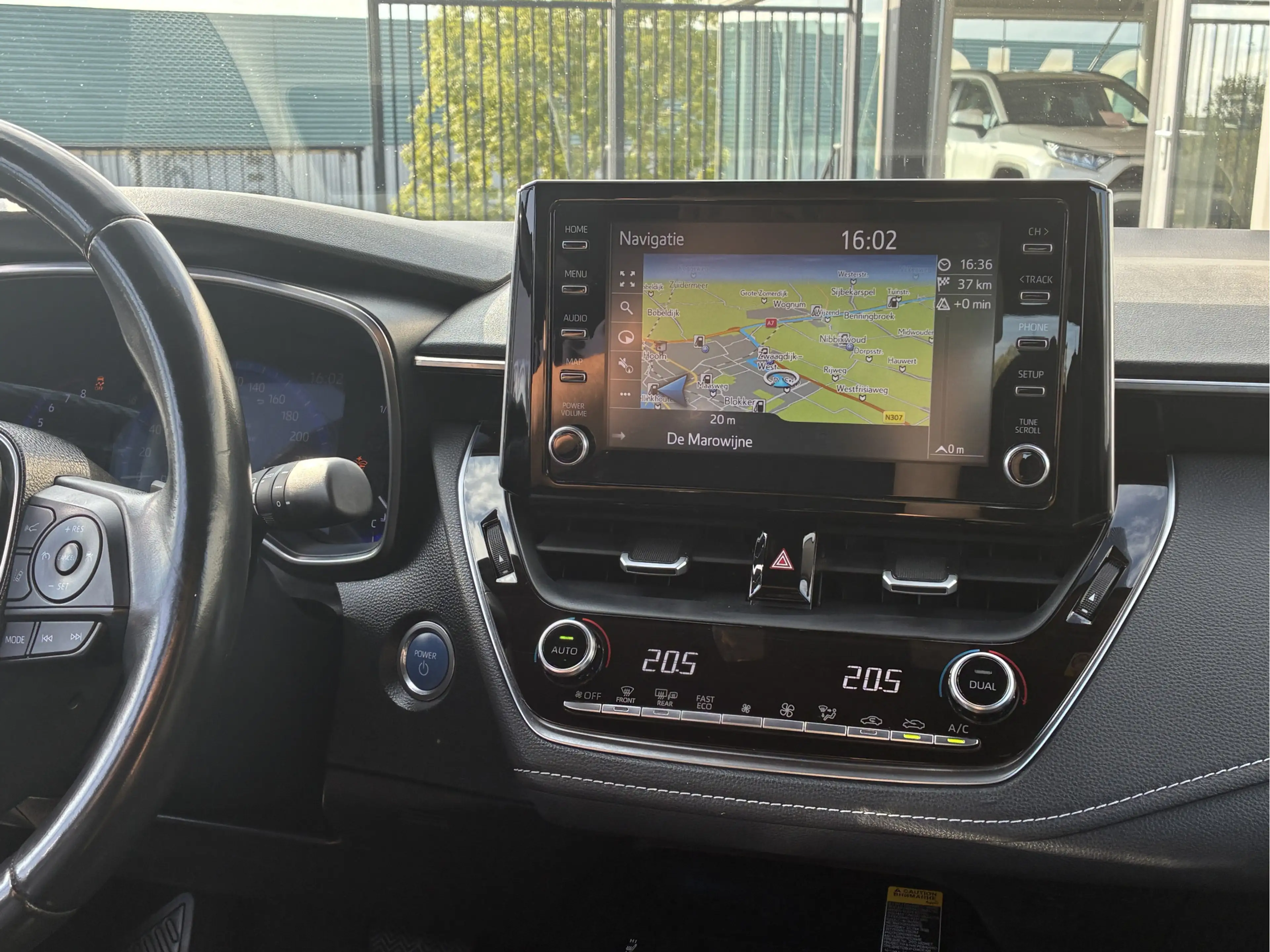 Toyota Corolla 2.0 Hybrid Style — photo 8