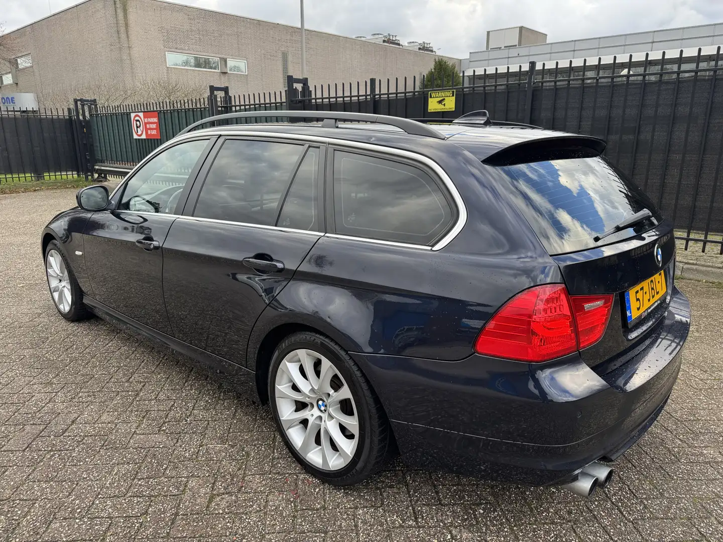 BMW 325 3-serie Touring 325i Autom/Tiptr Business Line Nav Bleu - 2