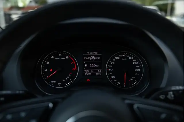 Audi Q2 view 8