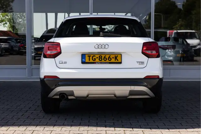 Audi Q2 view 4