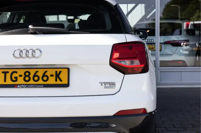 Audi Q2 view 13