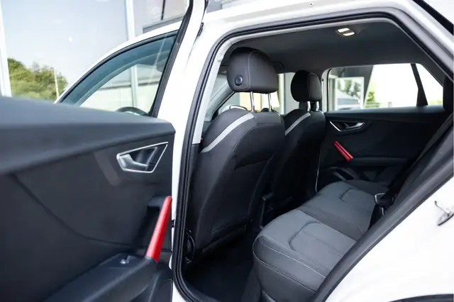 Audi Q2 view 14